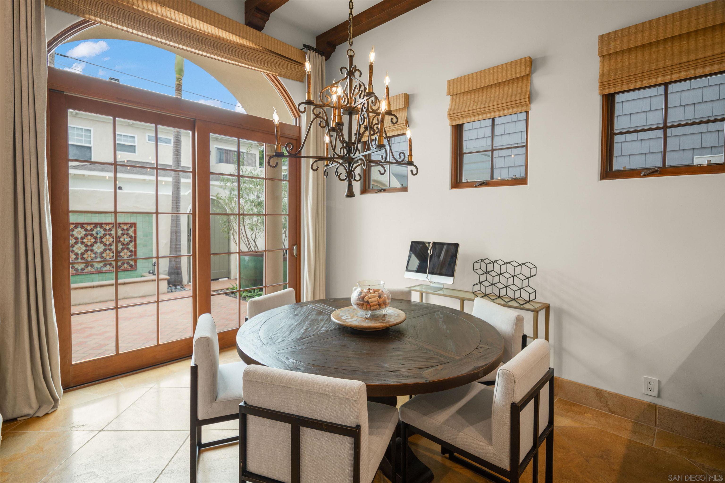 Detail Gallery Image 11 of 40 For 937  F Ave, Coronado,  CA 92118 - 3 Beds | 3/1 Baths