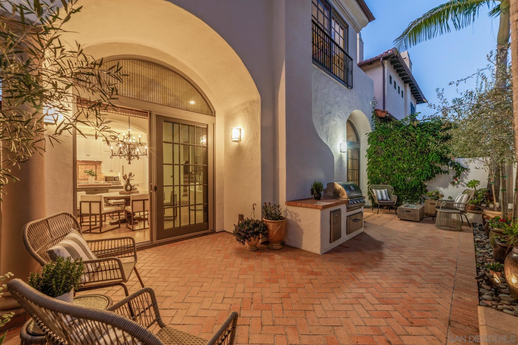 Detail Gallery Image 14 of 40 For 937  F Ave, Coronado,  CA 92118 - 3 Beds | 3/1 Baths