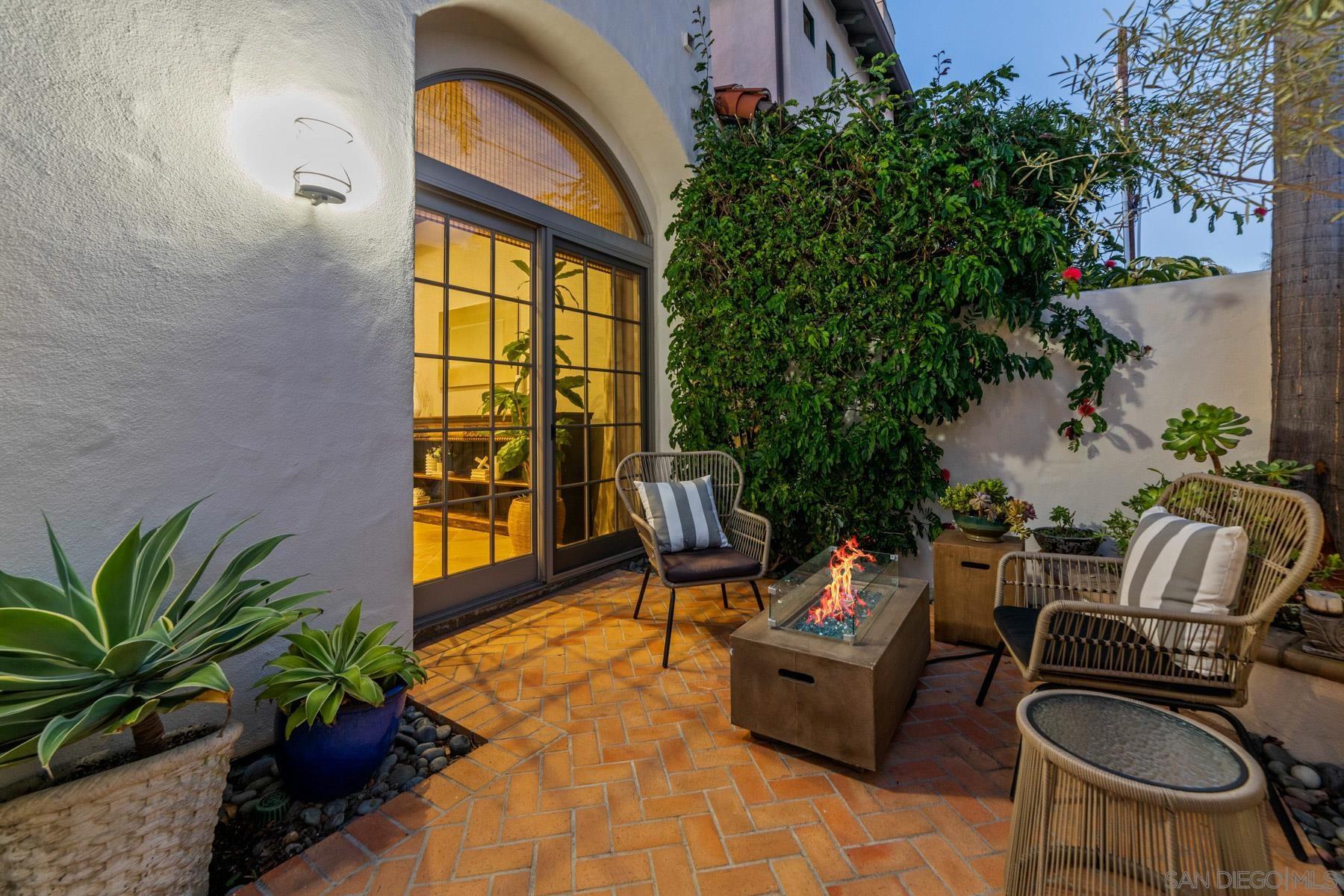 Detail Gallery Image 15 of 40 For 937  F Ave, Coronado,  CA 92118 - 3 Beds | 3/1 Baths