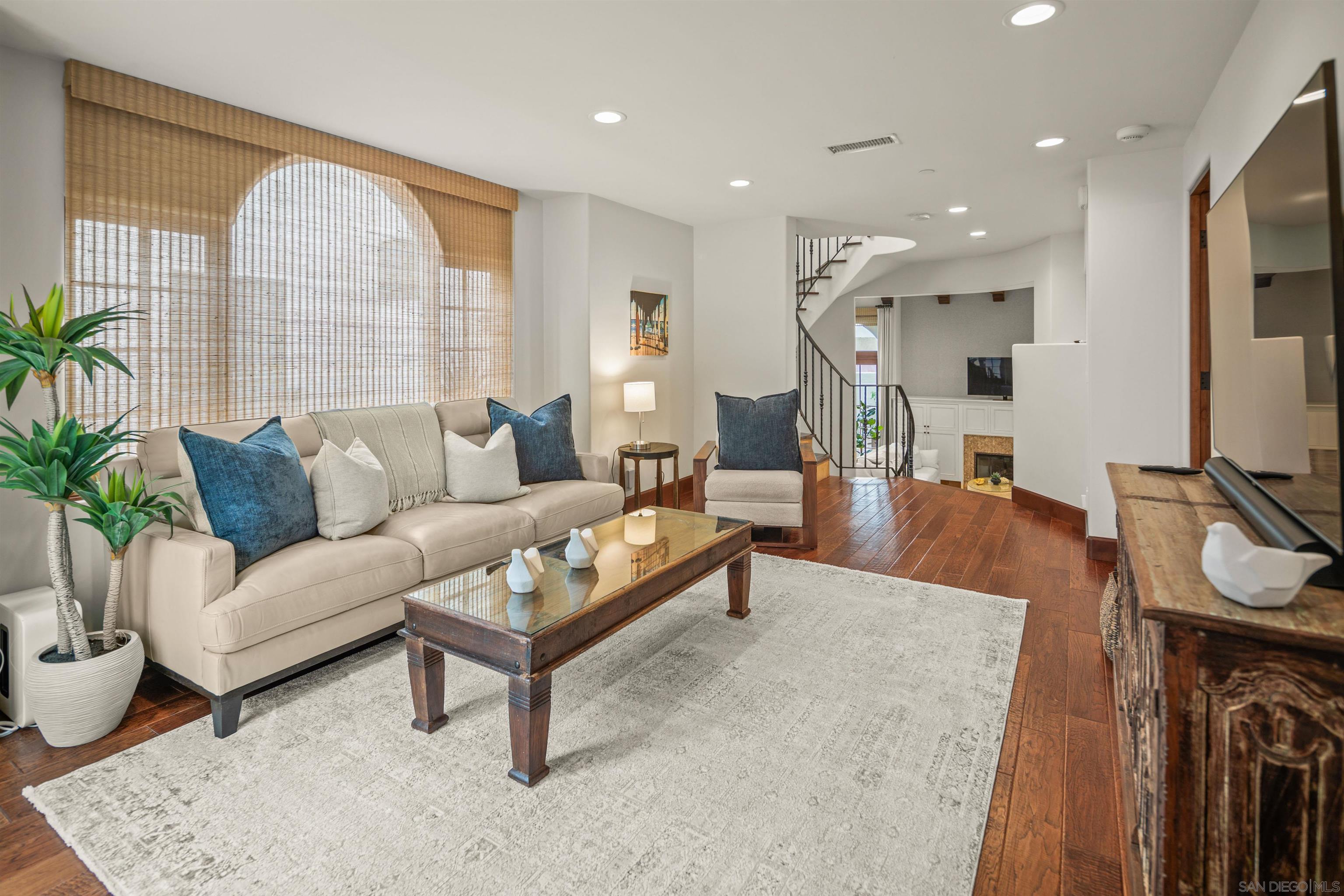 Detail Gallery Image 21 of 40 For 937  F Ave, Coronado,  CA 92118 - 3 Beds | 3/1 Baths