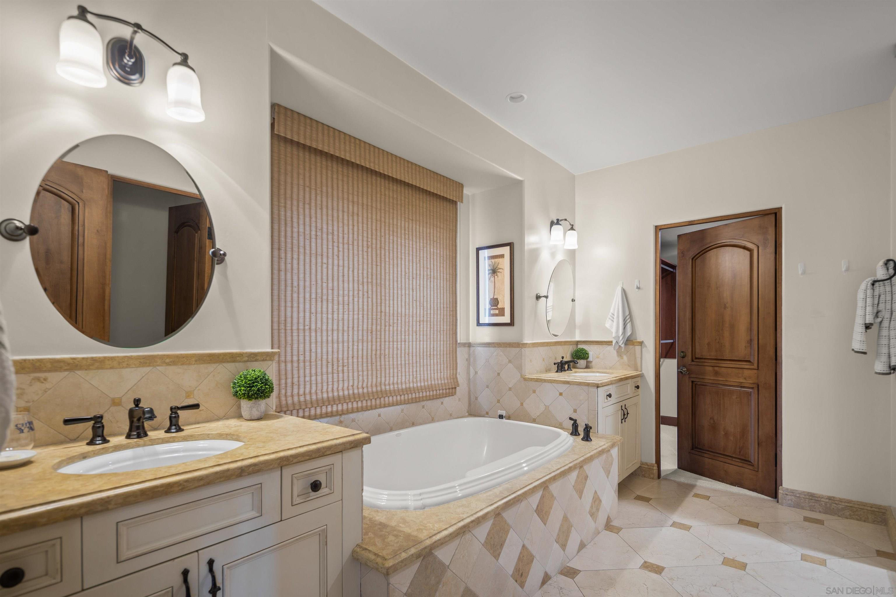 Detail Gallery Image 26 of 40 For 937  F Ave, Coronado,  CA 92118 - 3 Beds | 3/1 Baths