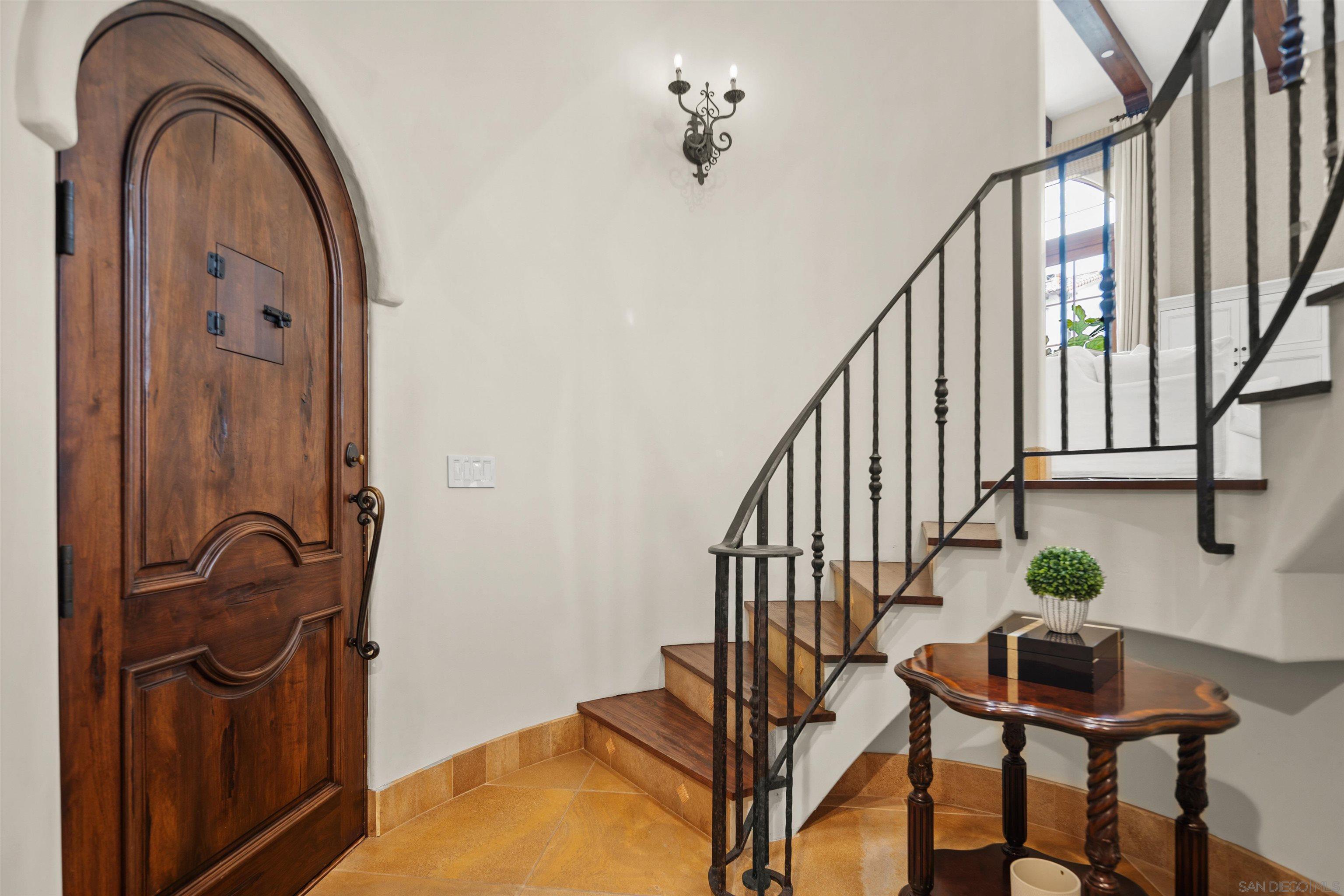 Detail Gallery Image 6 of 40 For 937  F Ave, Coronado,  CA 92118 - 3 Beds | 3/1 Baths