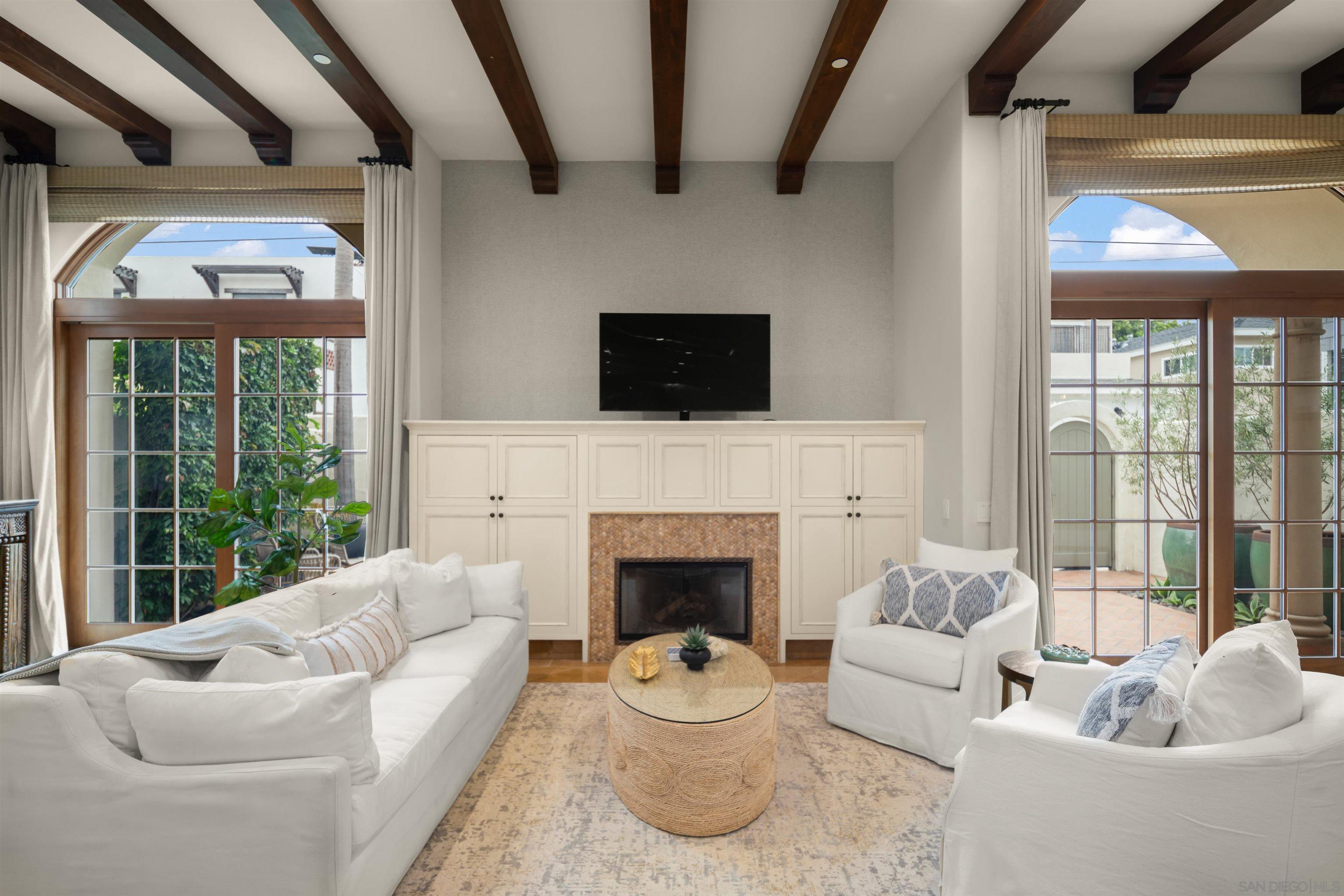 Detail Gallery Image 8 of 40 For 937  F Ave, Coronado,  CA 92118 - 3 Beds | 3/1 Baths