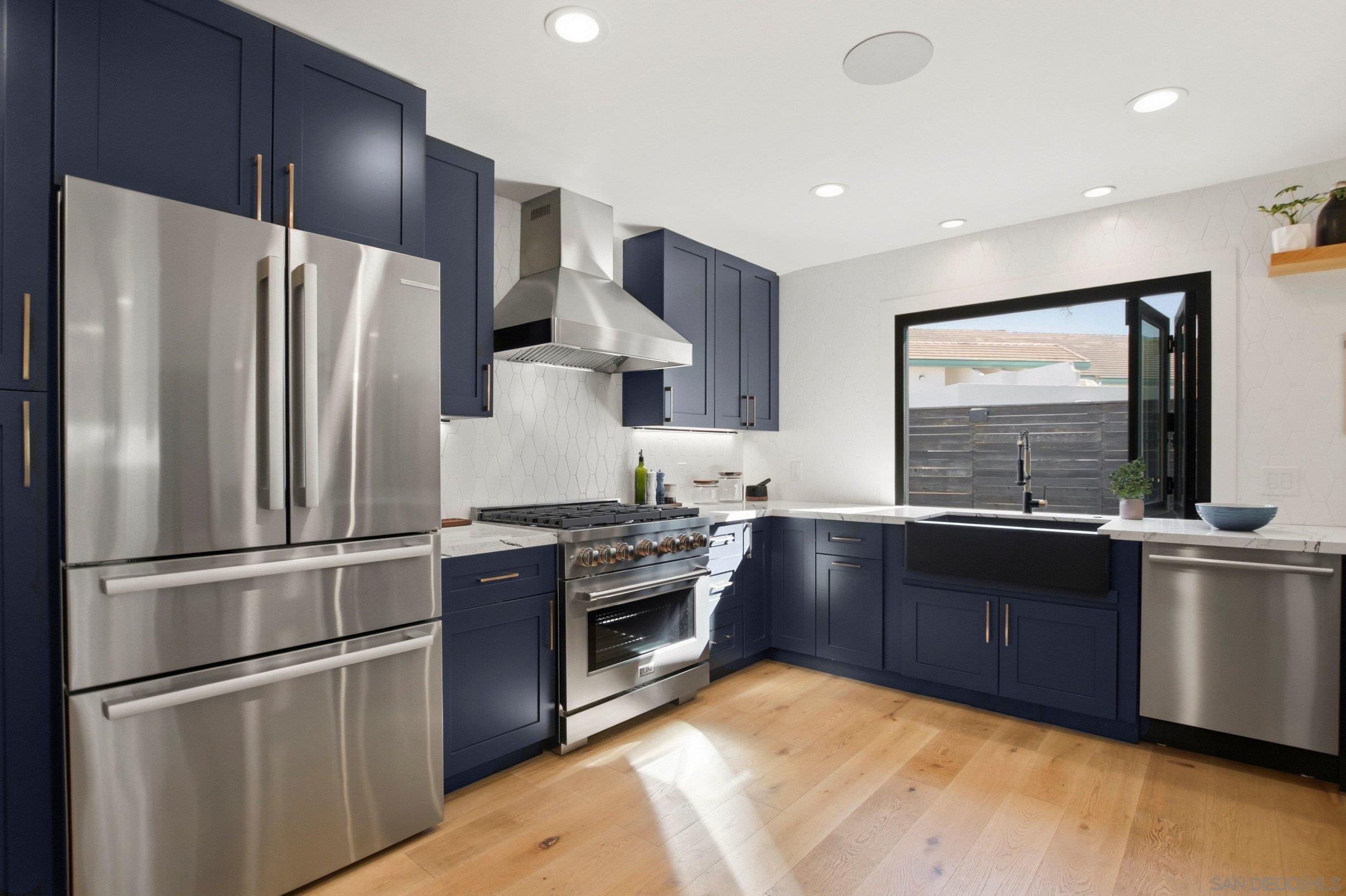 Detail Gallery Image 8 of 75 For 965  Home Ave, Carlsbad,  CA 92008 - 3 Beds | 3 Baths