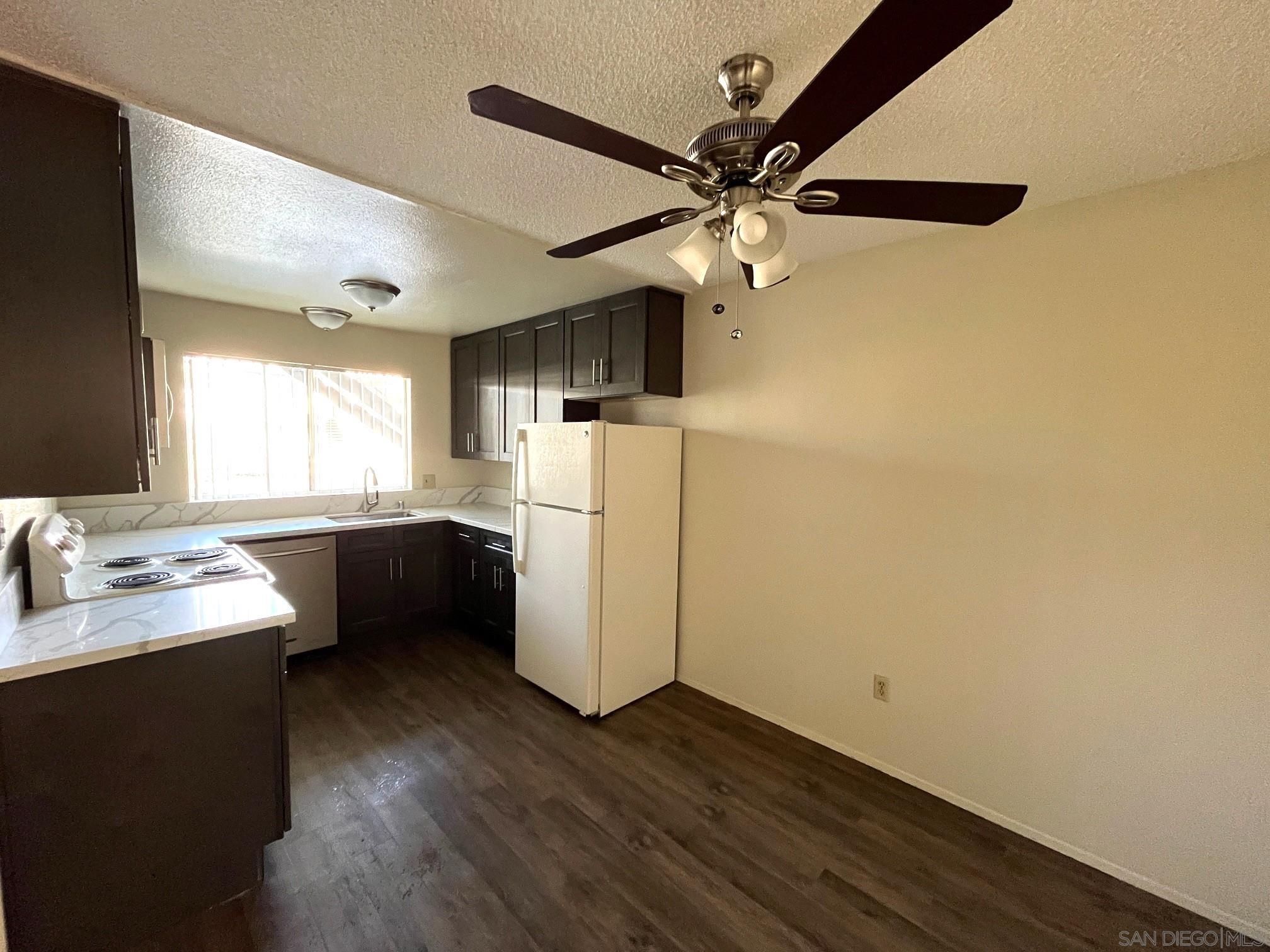 Detail Gallery Image 11 of 26 For 998 S Mollison, El Cajon,  CA 92020 - 2 Beds | 1 Baths