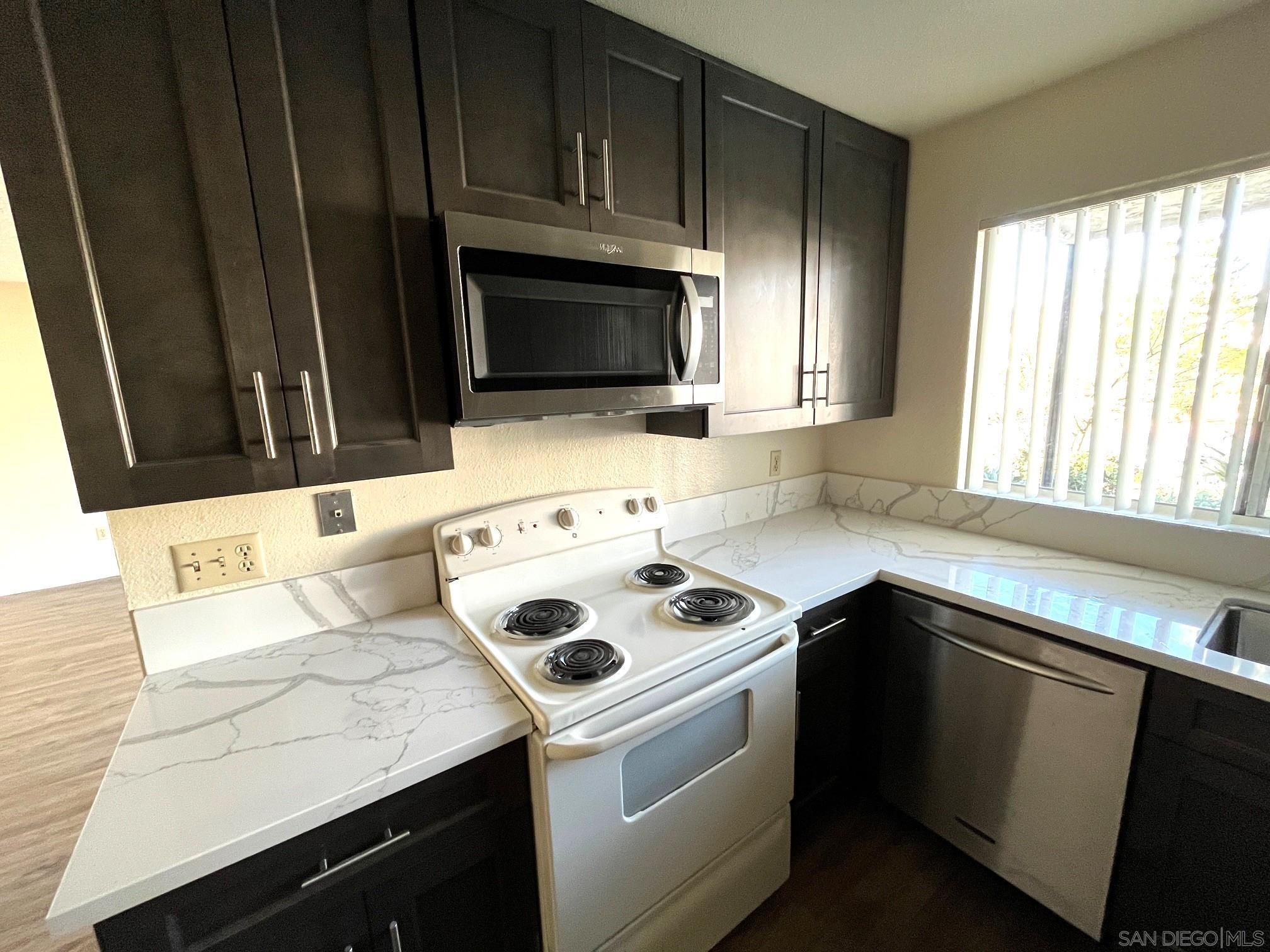 Detail Gallery Image 12 of 26 For 998 S Mollison, El Cajon,  CA 92020 - 2 Beds | 1 Baths