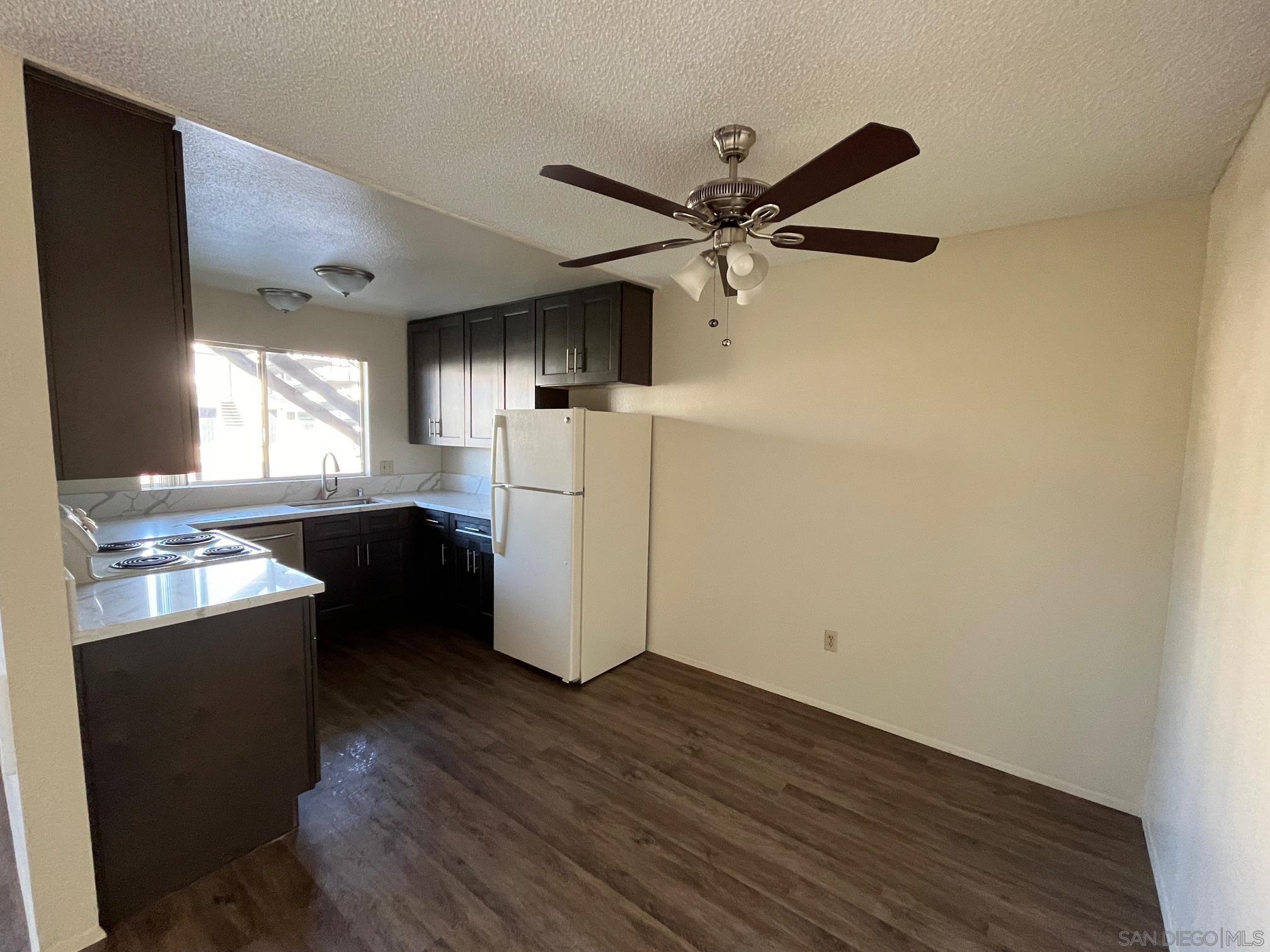 Detail Gallery Image 7 of 26 For 998 S Mollison, El Cajon,  CA 92020 - 2 Beds | 1 Baths