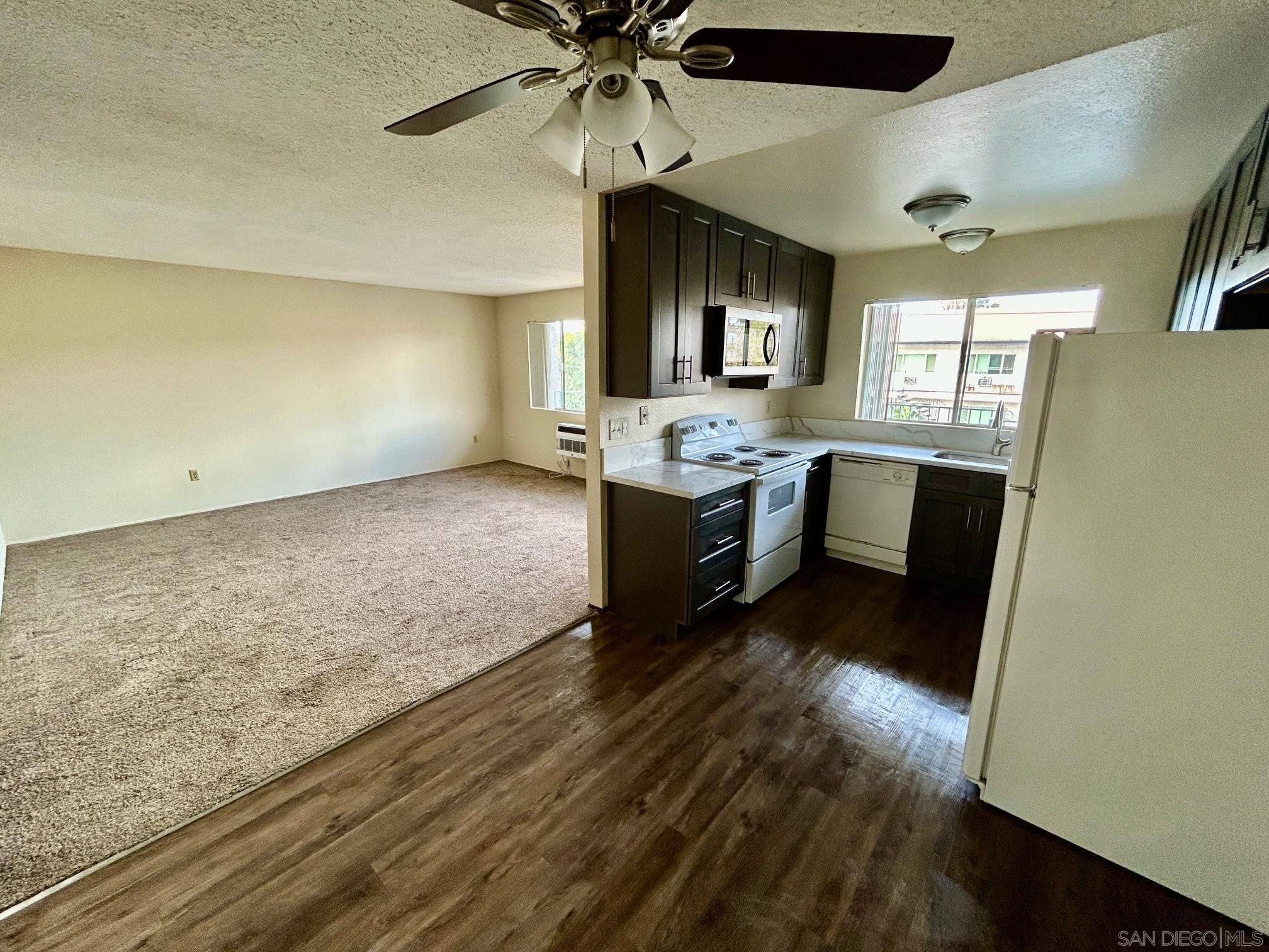 Detail Gallery Image 8 of 26 For 998 S Mollison, El Cajon,  CA 92020 - 2 Beds | 1 Baths