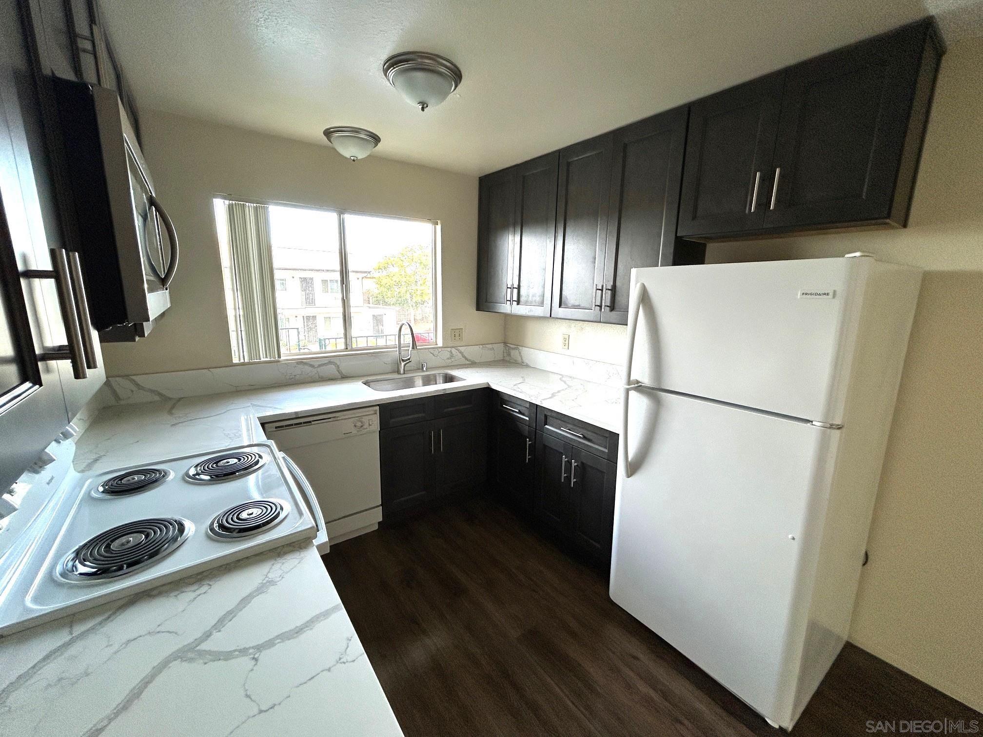 Detail Gallery Image 9 of 26 For 998 S Mollison, El Cajon,  CA 92020 - 2 Beds | 1 Baths