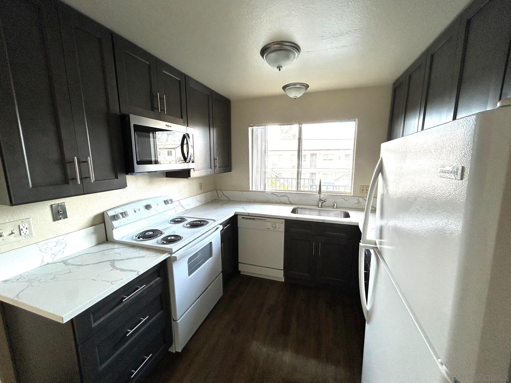 Detail Gallery Image 10 of 26 For 998 S Mollison, El Cajon,  CA 92020 - 2 Beds | 1 Baths