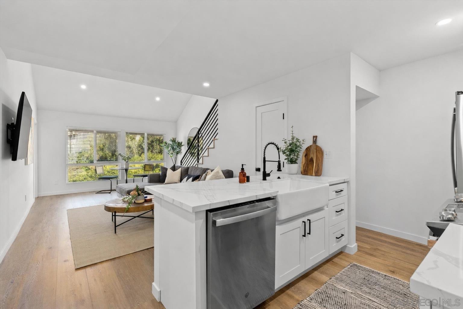 Detail Gallery Image 6 of 25 For 6111  Rancho Mission Rd  #313,  San Diego,  CA 92108 - 2 Beds | 2/1 Baths