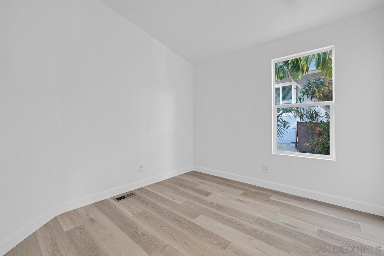 Detail Gallery Image 13 of 26 For 4876  Old Cliffs Rd., San Diego,  CA 92120 - 2 Beds | 2 Baths