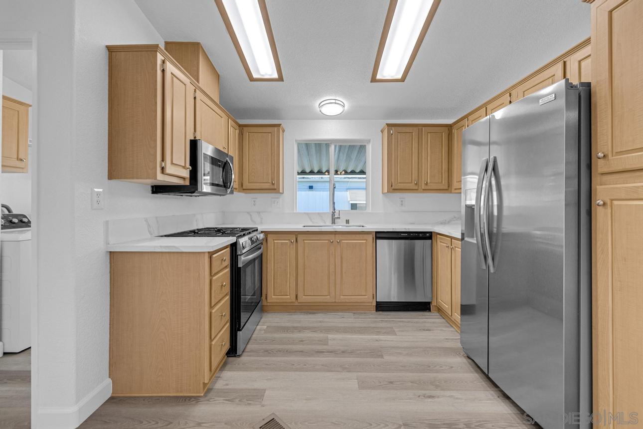 Detail Gallery Image 19 of 26 For 4876  Old Cliffs Rd., San Diego,  CA 92120 - 2 Beds | 2 Baths