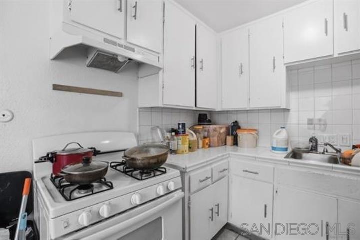 Detail Gallery Image 18 of 19 For 829  Grand Avenue, Spring Valley,  CA 91977 - – Beds | – Baths