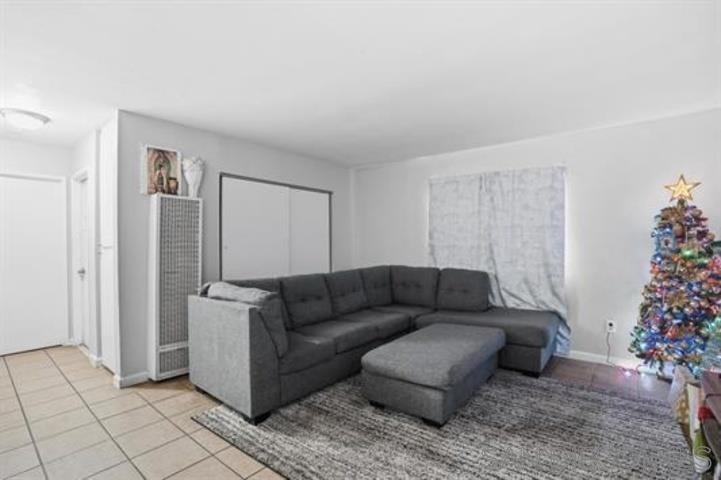 Detail Gallery Image 6 of 19 For 829  Grand Avenue, Spring Valley,  CA 91977 - – Beds | – Baths