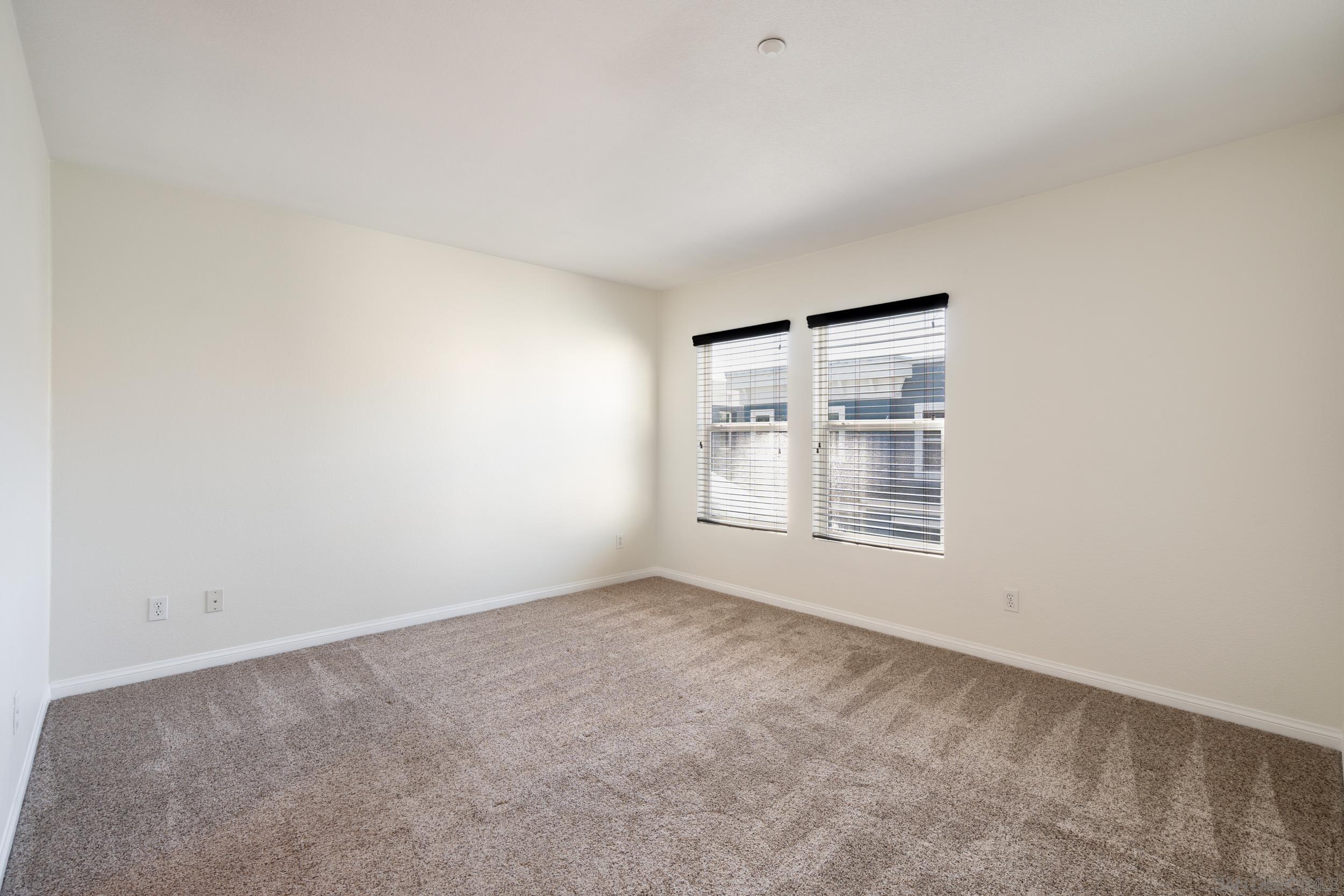 Detail Gallery Image 19 of 35 For 3548  Shoreline Bluff Lane, San Diego,  CA 92110 - 2 Beds | 2/1 Baths