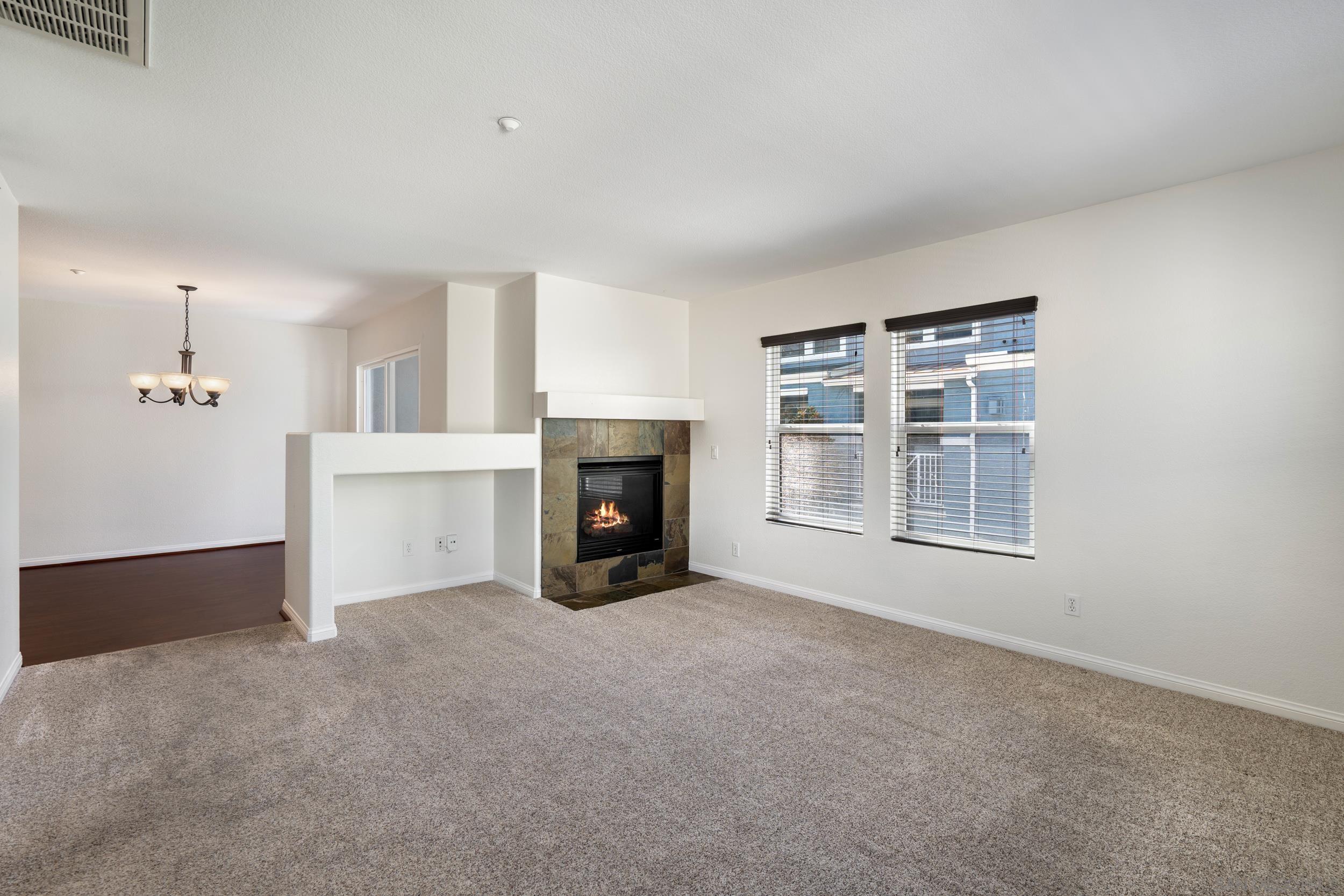 Detail Gallery Image 4 of 35 For 3548  Shoreline Bluff Lane, San Diego,  CA 92110 - 2 Beds | 2/1 Baths