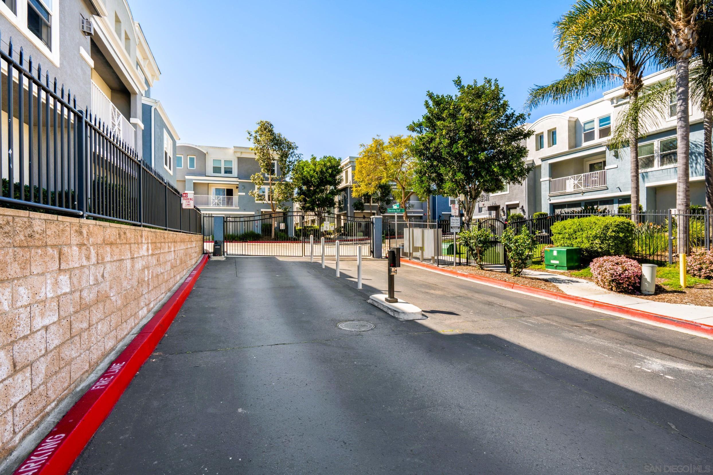 Detail Gallery Image 34 of 35 For 3548  Shoreline Bluff Lane, San Diego,  CA 92110 - 2 Beds | 2/1 Baths