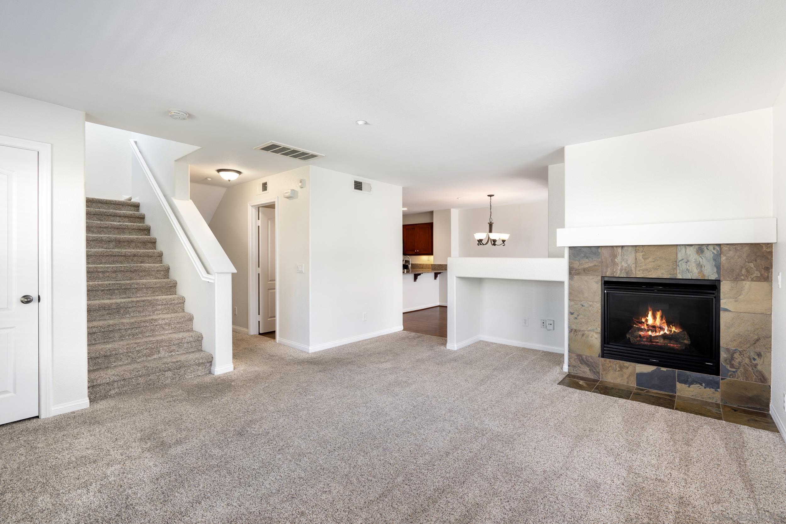 Detail Gallery Image 5 of 35 For 3548  Shoreline Bluff Lane, San Diego,  CA 92110 - 2 Beds | 2/1 Baths