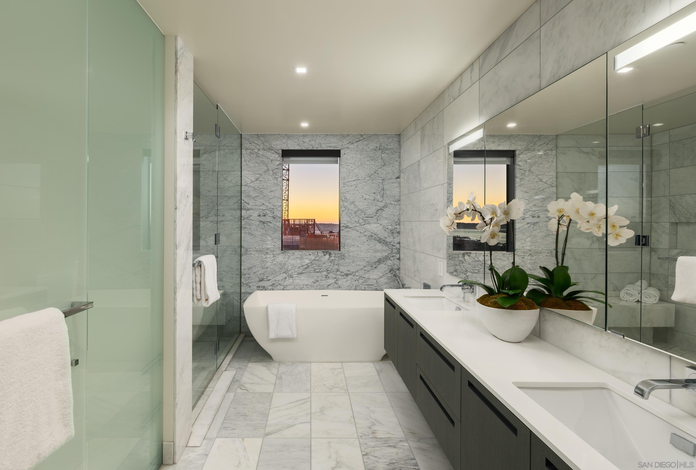 Detail Gallery Image 11 of 41 For 2855  5th Ave  #901,  San Diego,  CA 92103 - 3 Beds | 3 Baths