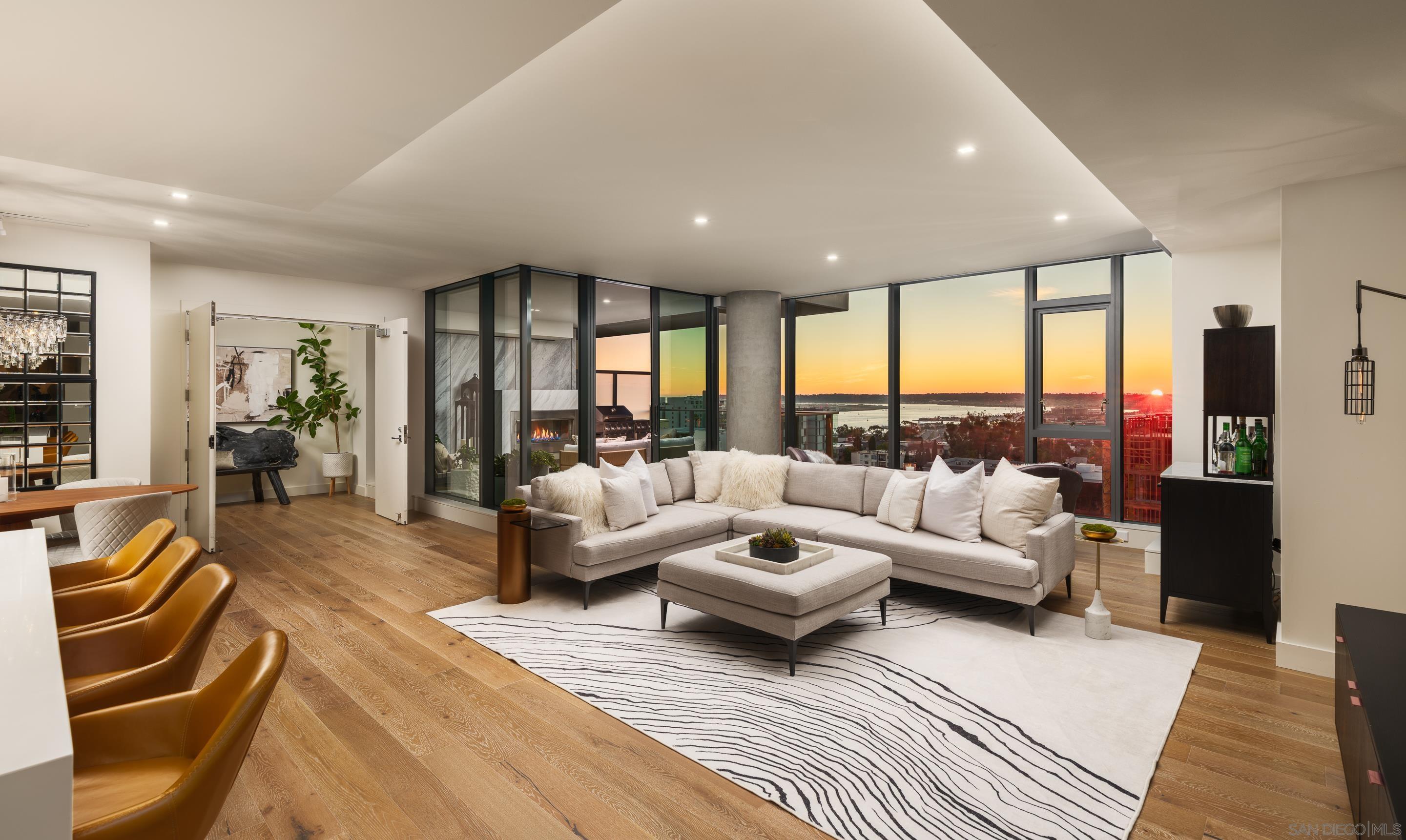 Detail Gallery Image 3 of 41 For 2855  5th Ave  #901,  San Diego,  CA 92103 - 3 Beds | 3 Baths