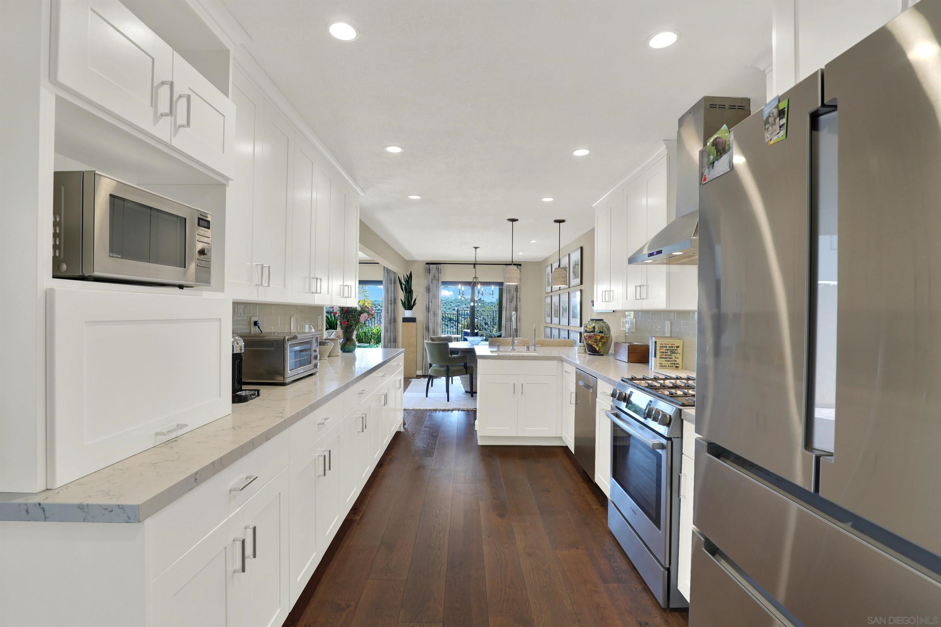 Detail Gallery Image 11 of 29 For 753  Concerto Gln, Escondido,  CA 92025 - 3 Beds | 2/1 Baths