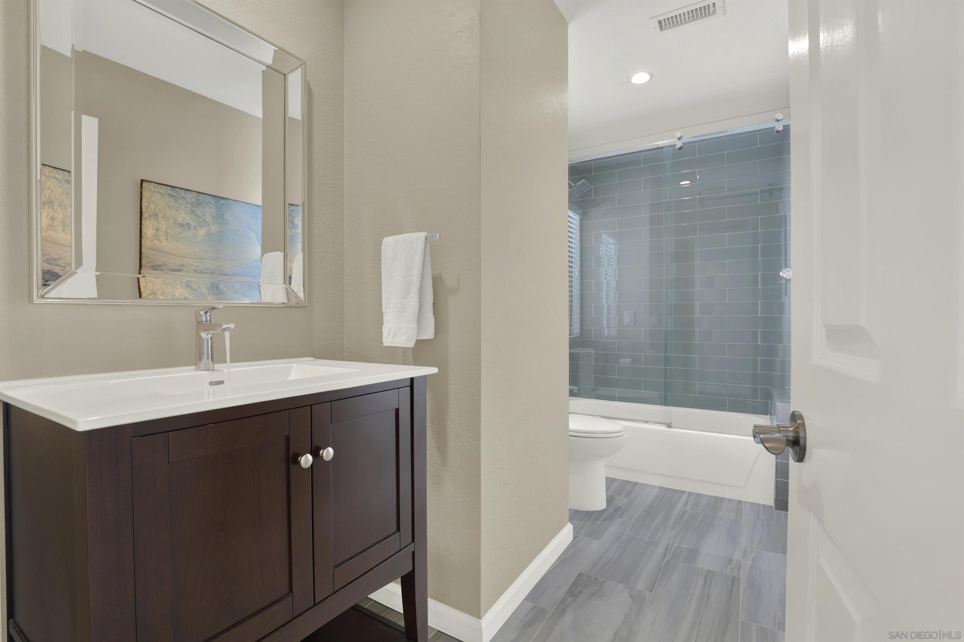 Detail Gallery Image 21 of 29 For 753  Concerto Gln, Escondido,  CA 92025 - 3 Beds | 2/1 Baths