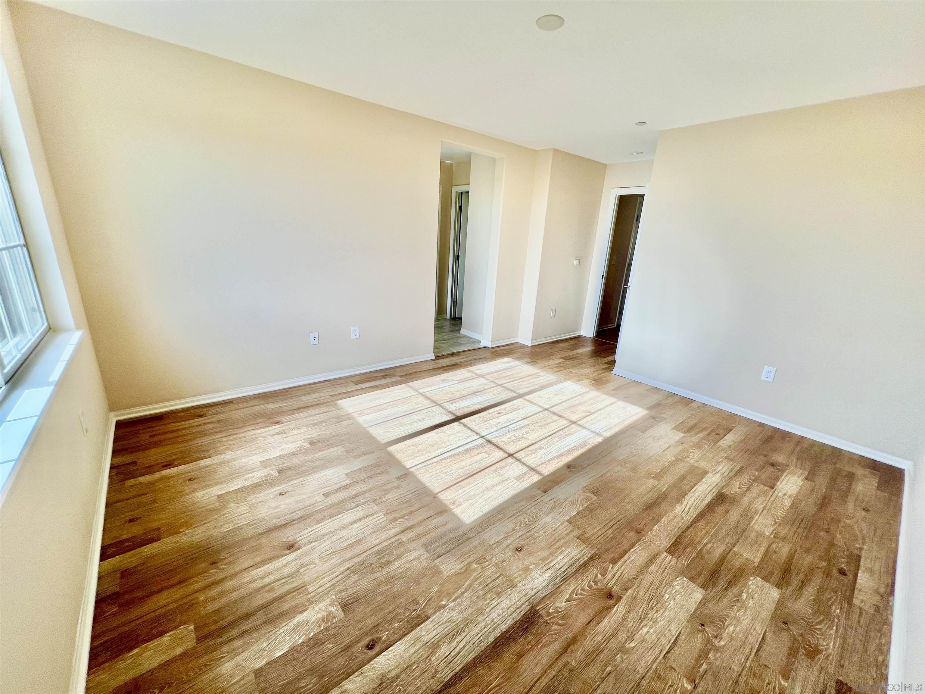 Detail Gallery Image 11 of 28 For 1775  Saltaire Pl  #34,  San Diego,  CA 92154 - 3 Beds | 2/1 Baths