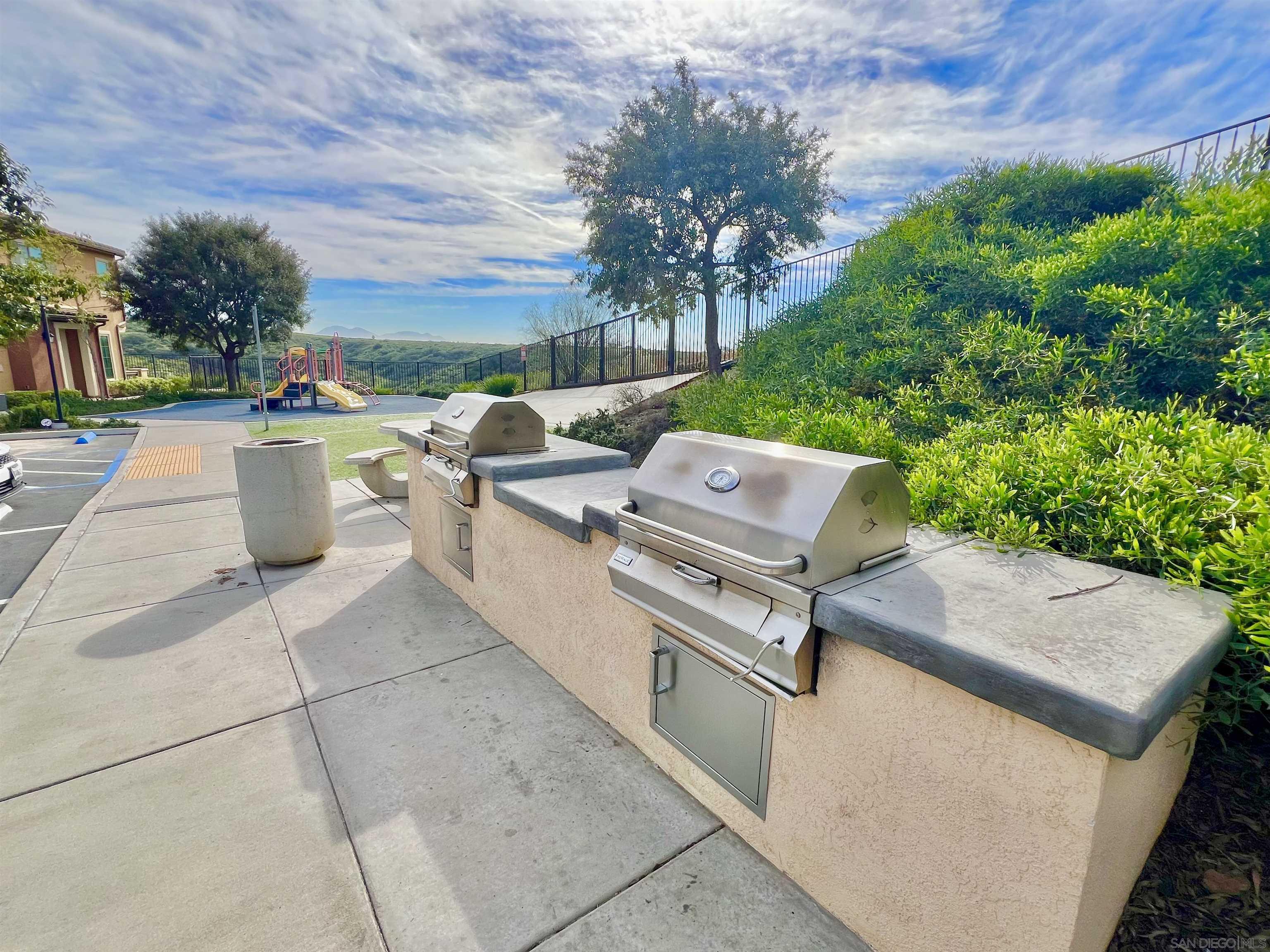 Detail Gallery Image 22 of 28 For 1775  Saltaire Pl  #34,  San Diego,  CA 92154 - 3 Beds | 2/1 Baths