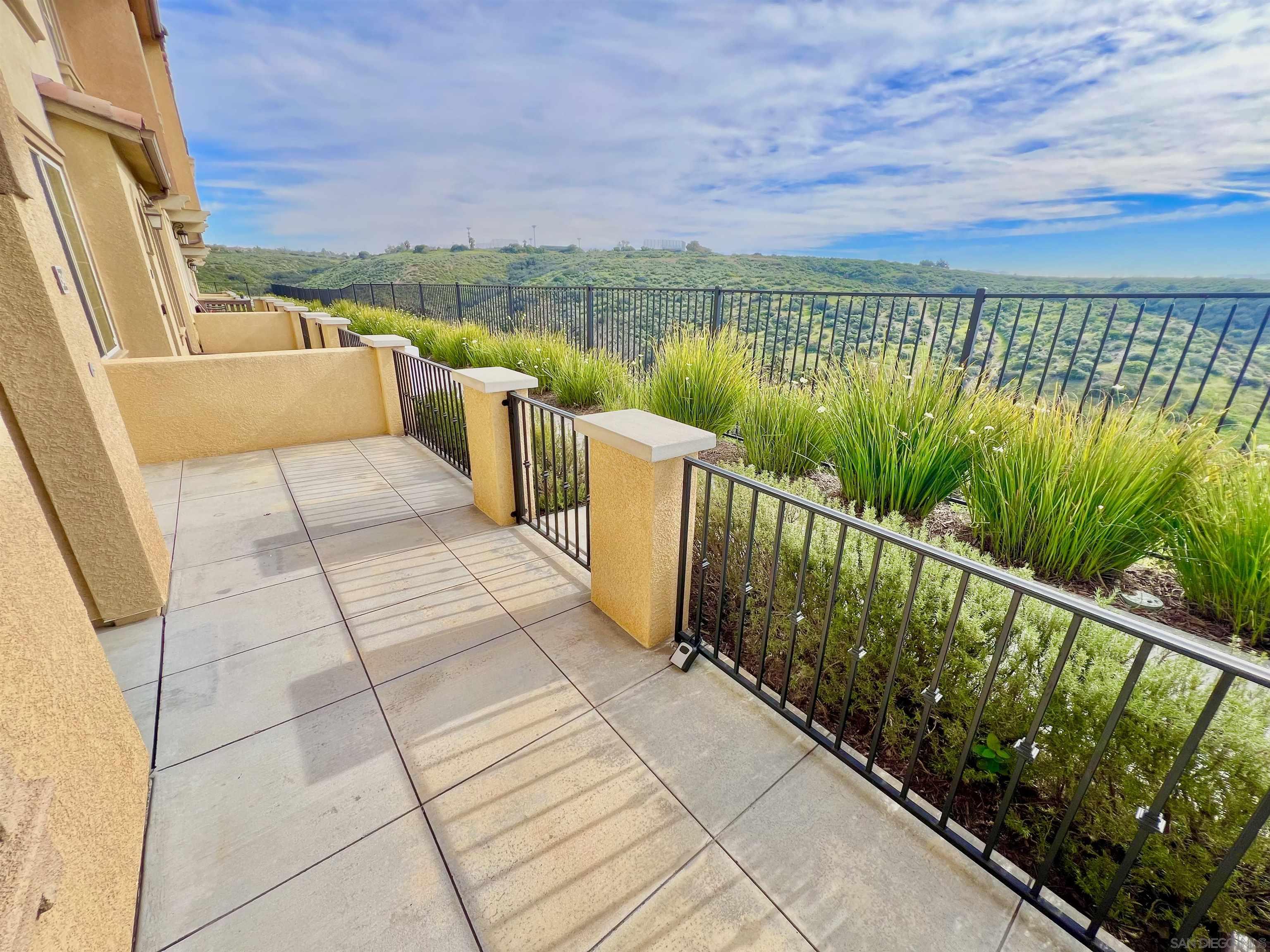 Detail Gallery Image 26 of 28 For 1775  Saltaire Pl  #34,  San Diego,  CA 92154 - 3 Beds | 2/1 Baths