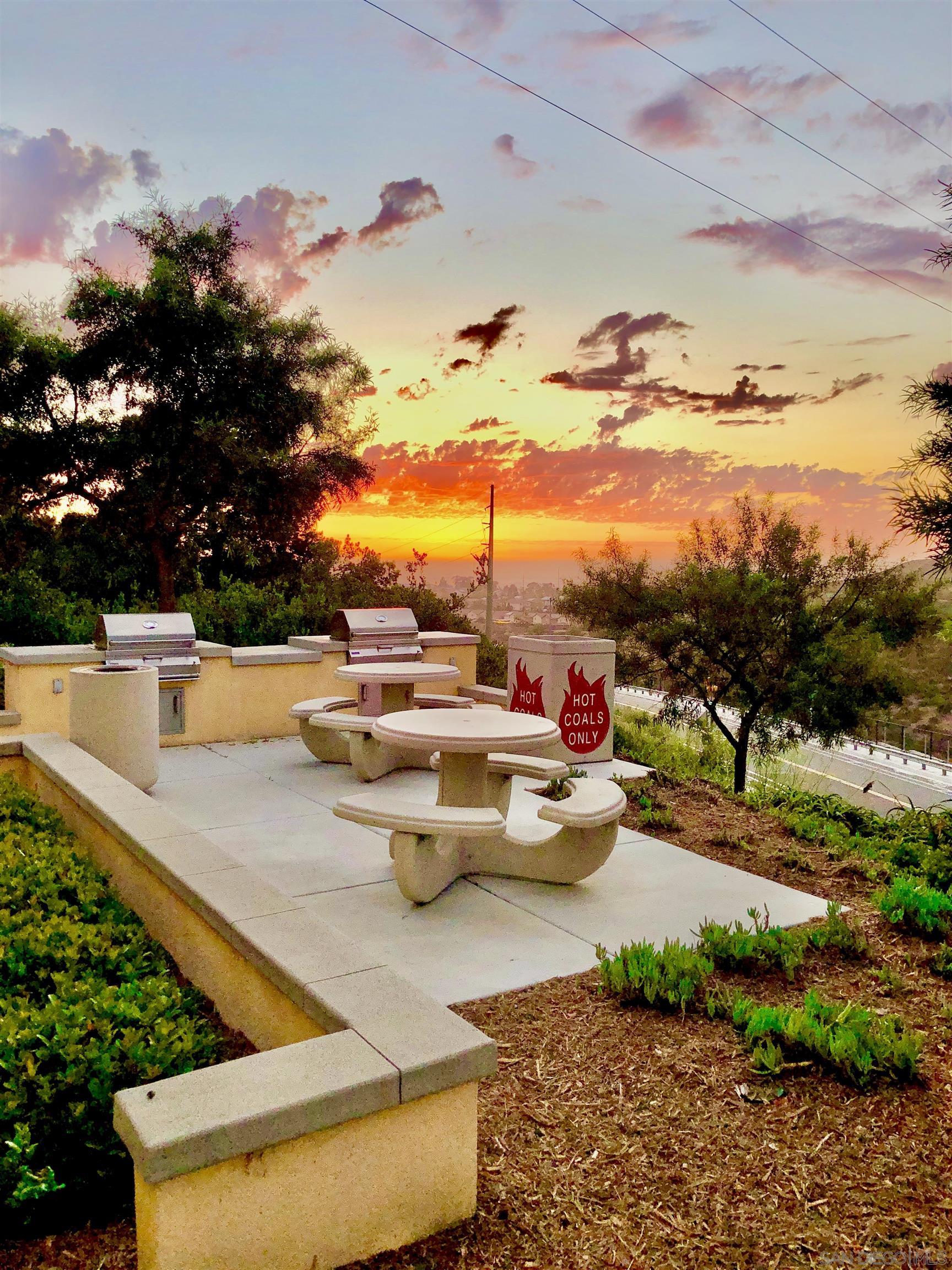 Detail Gallery Image 6 of 28 For 1775  Saltaire Pl  #34,  San Diego,  CA 92154 - 3 Beds | 2/1 Baths