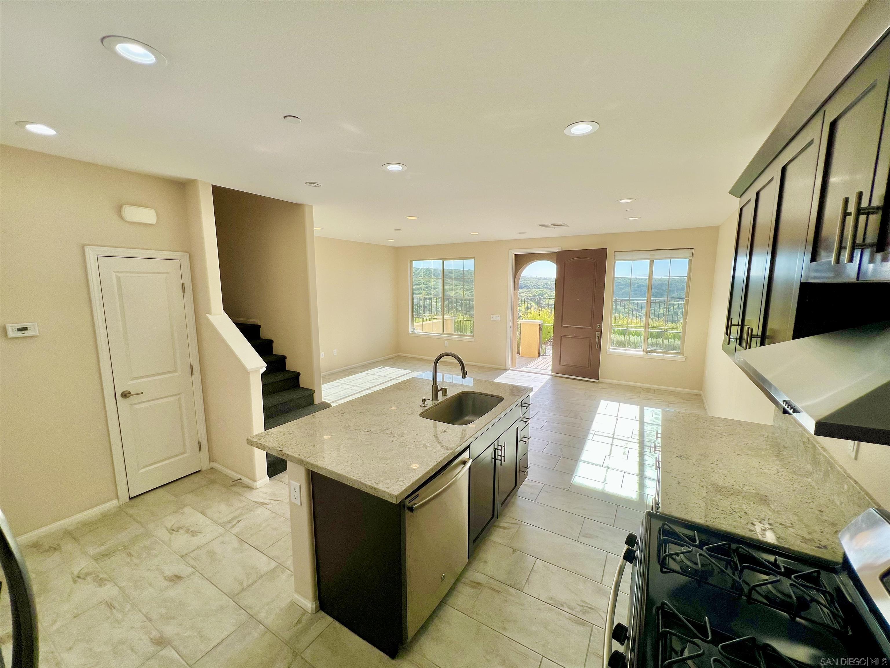 Detail Gallery Image 9 of 28 For 1775  Saltaire Pl  #34,  San Diego,  CA 92154 - 3 Beds | 2/1 Baths