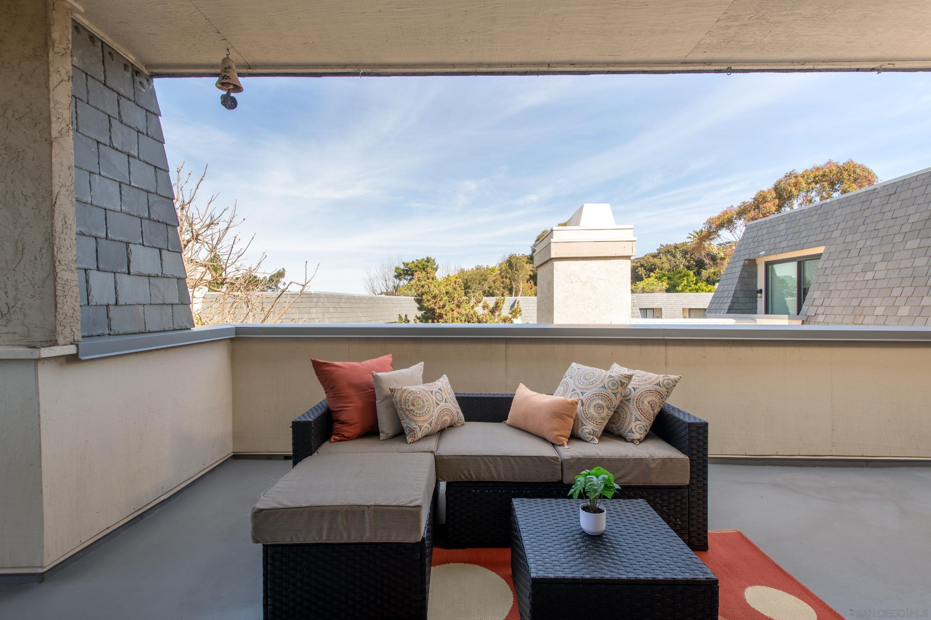 Detail Gallery Image 25 of 45 For 7975  Caminito Del Cid, La Jolla,  CA 92037 - 3 Beds | 3 Baths