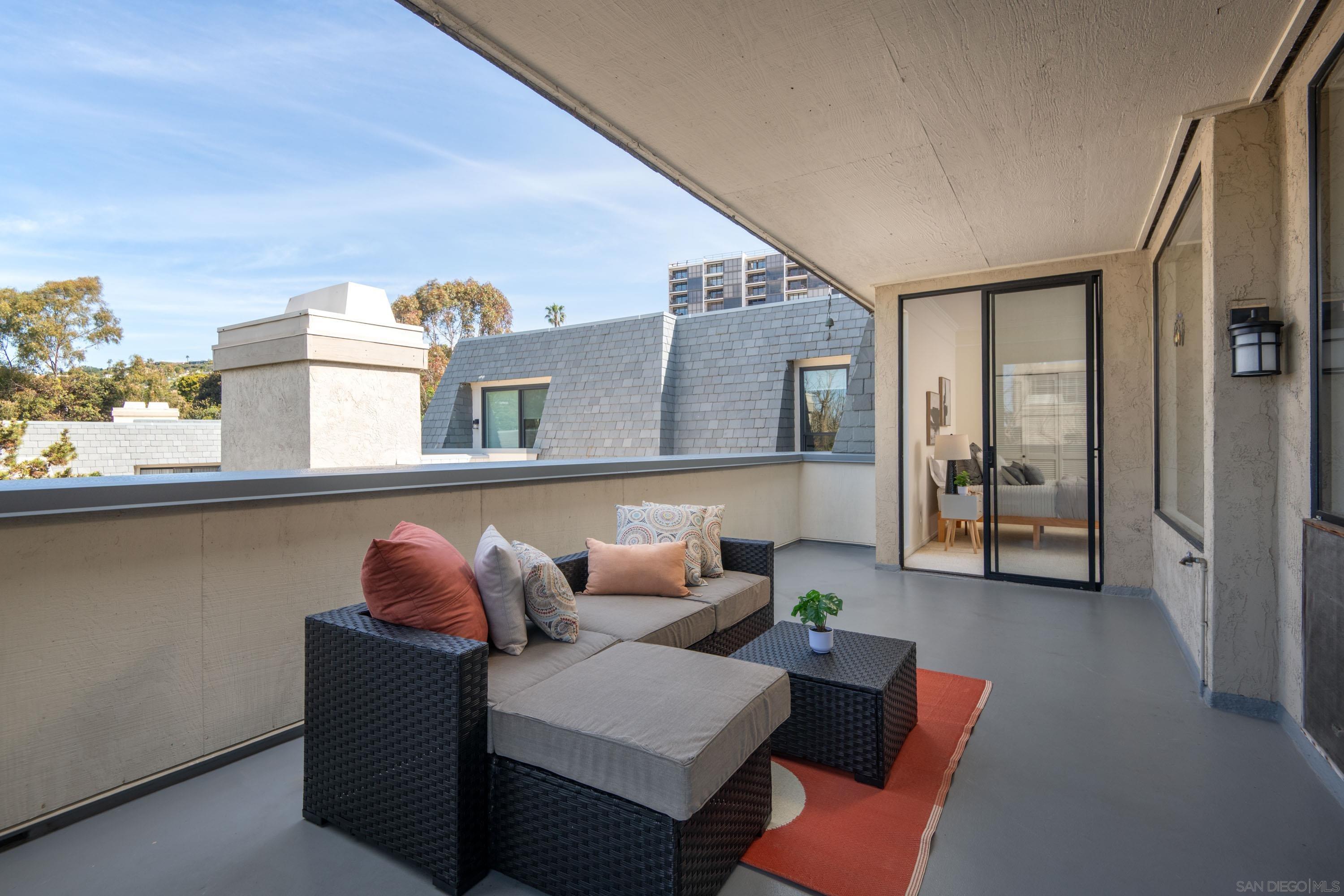 Detail Gallery Image 27 of 45 For 7975  Caminito Del Cid, La Jolla,  CA 92037 - 3 Beds | 3 Baths