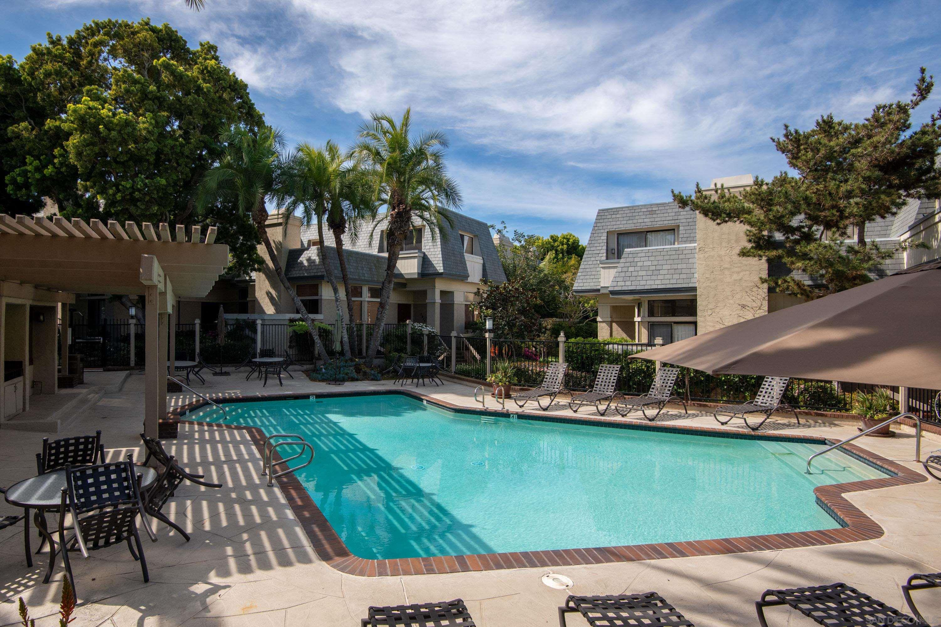 Detail Gallery Image 34 of 45 For 7975  Caminito Del Cid, La Jolla,  CA 92037 - 3 Beds | 3 Baths