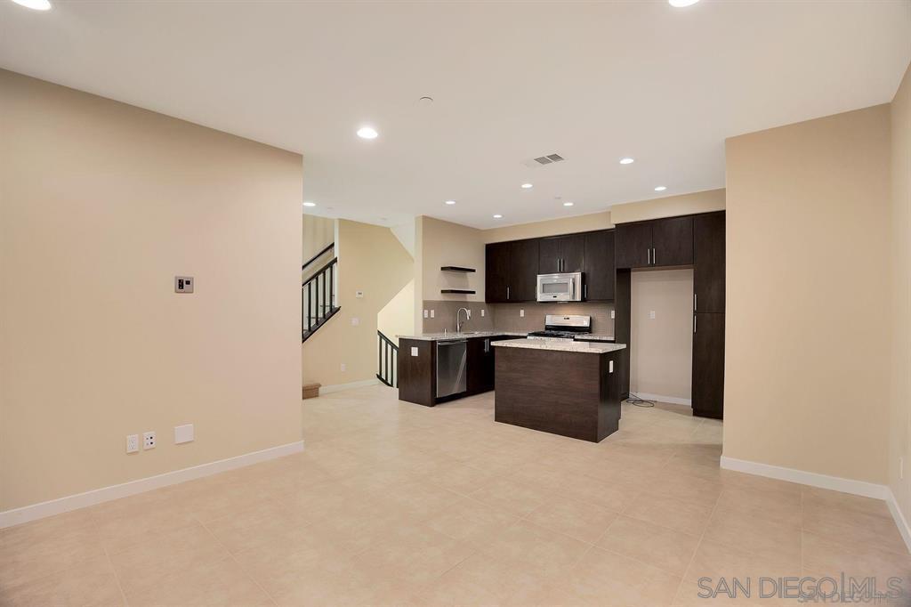 Detail Gallery Image 5 of 14 For 2236  Indus Way, San Marcos,  CA 92078 - 3 Beds | 2/1 Baths