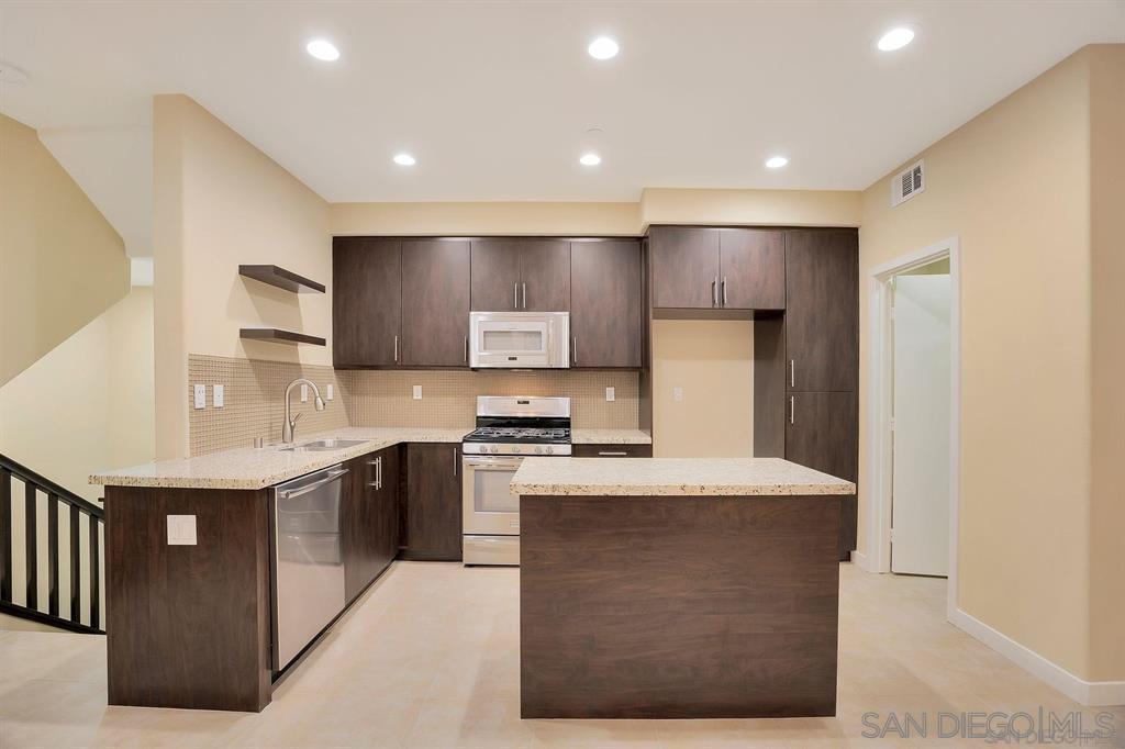 Detail Gallery Image 7 of 14 For 2236  Indus Way, San Marcos,  CA 92078 - 3 Beds | 2/1 Baths