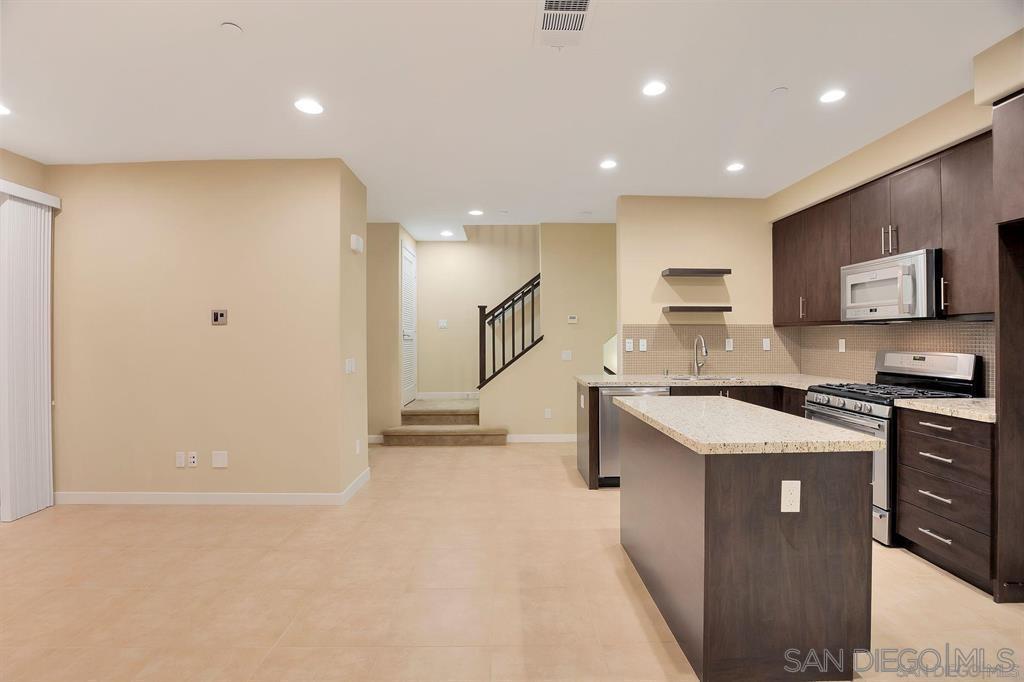 Detail Gallery Image 9 of 14 For 2236  Indus Way, San Marcos,  CA 92078 - 3 Beds | 2/1 Baths
