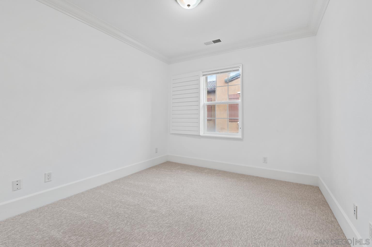 Detail Gallery Image 14 of 21 For 13002  Requlo Place, San Diego,  CA 92130 - 3 Beds | 2/1 Baths