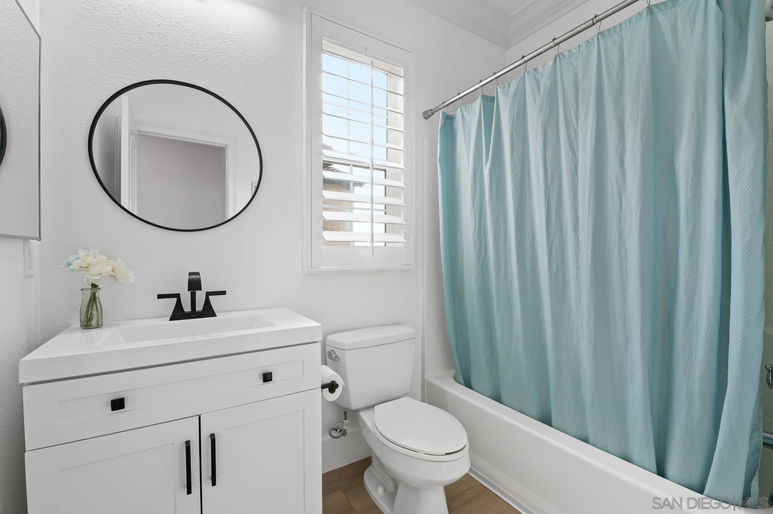 Detail Gallery Image 15 of 21 For 13002  Requlo Place, San Diego,  CA 92130 - 3 Beds | 2/1 Baths