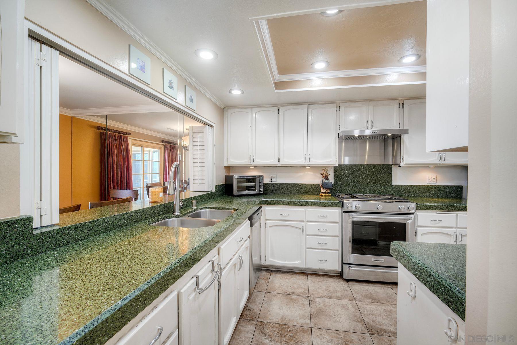 Detail Gallery Image 13 of 65 For 629  Concerto Gln, Escondido,  CA 92025 - 3 Beds | 2/1 Baths