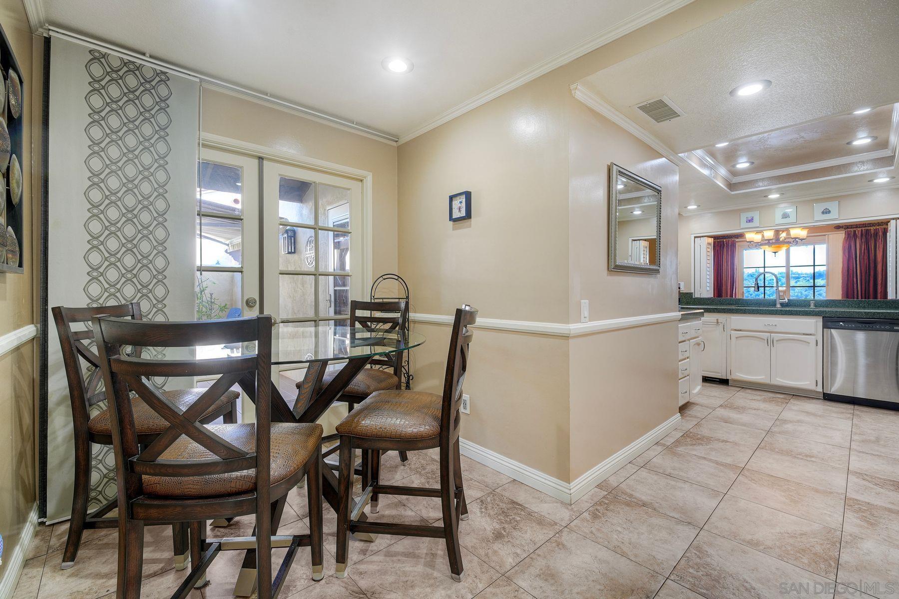 Detail Gallery Image 17 of 65 For 629  Concerto Gln, Escondido,  CA 92025 - 3 Beds | 2/1 Baths