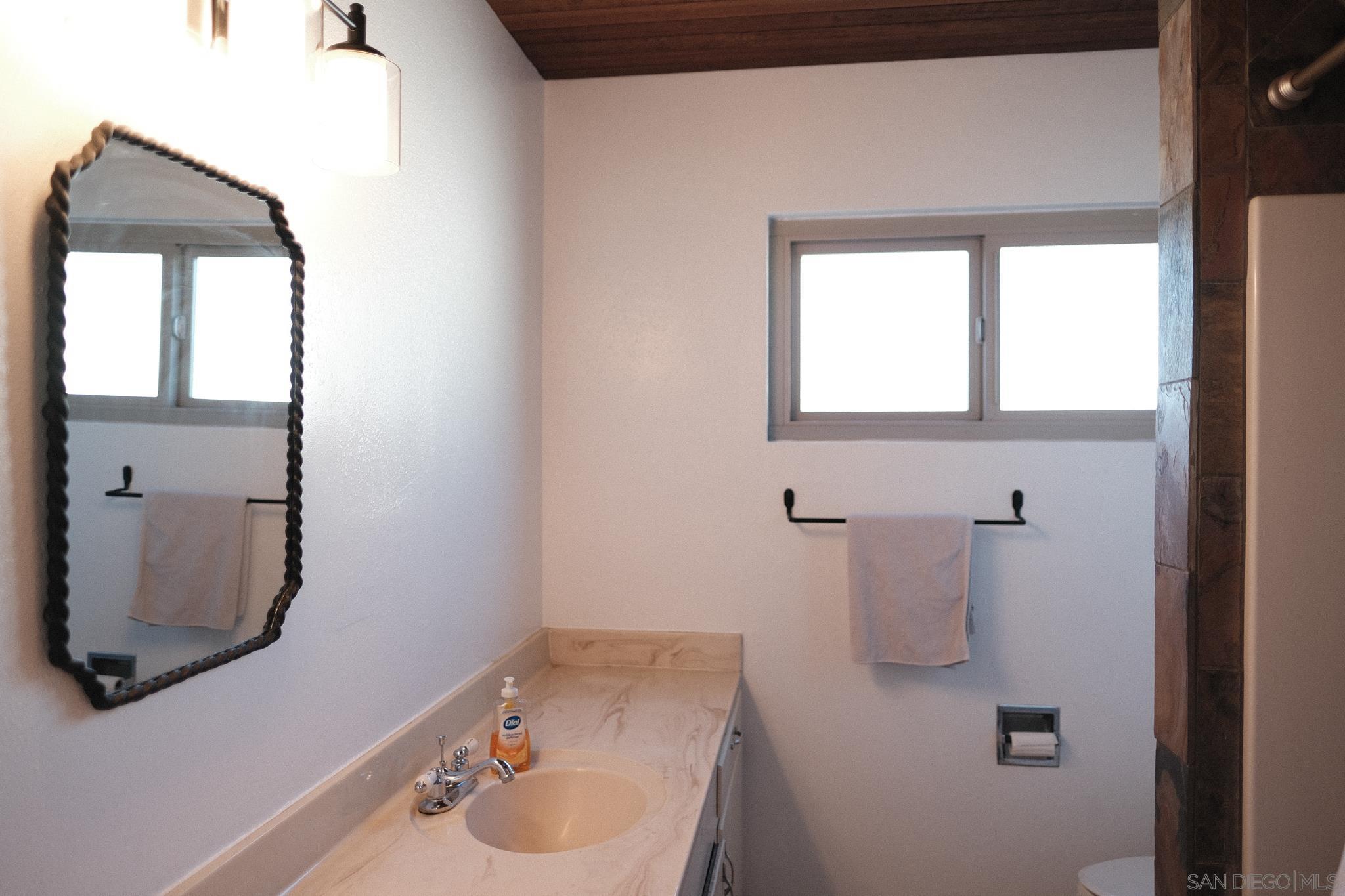 Detail Gallery Image 21 of 42 For 26327 N Broadway, Escondido,  CA 92026 - 3 Beds | 2 Baths