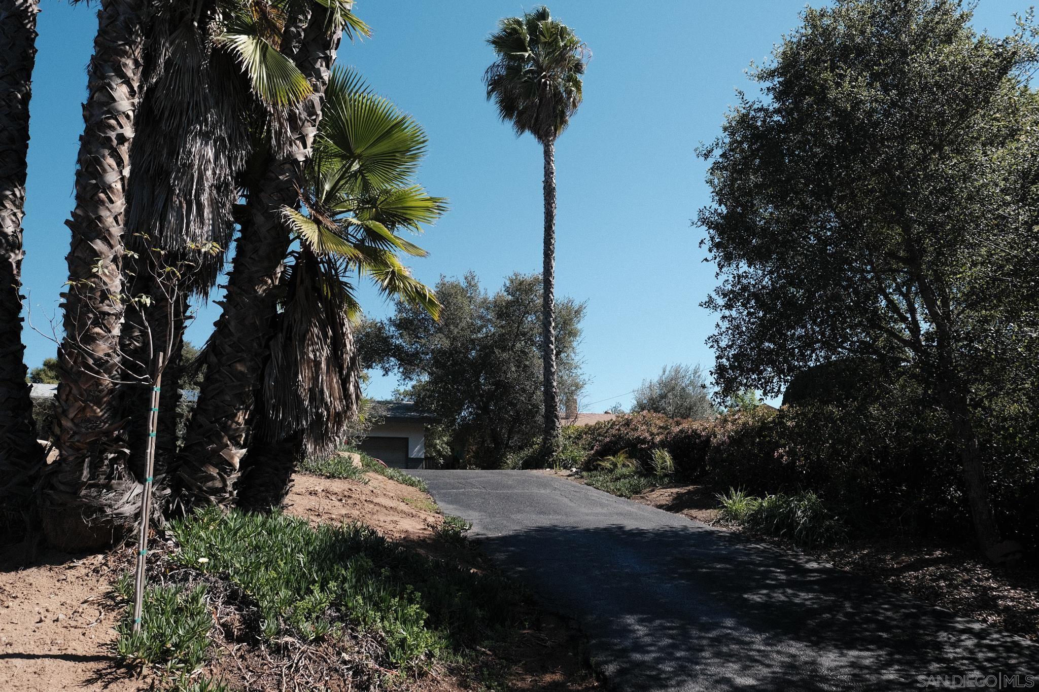 Detail Gallery Image 34 of 42 For 26327 N Broadway, Escondido,  CA 92026 - 3 Beds | 2 Baths