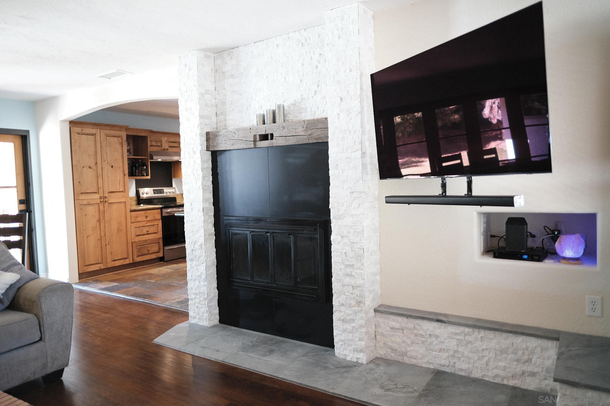 Detail Gallery Image 9 of 42 For 26327 N Broadway, Escondido,  CA 92026 - 3 Beds | 2 Baths