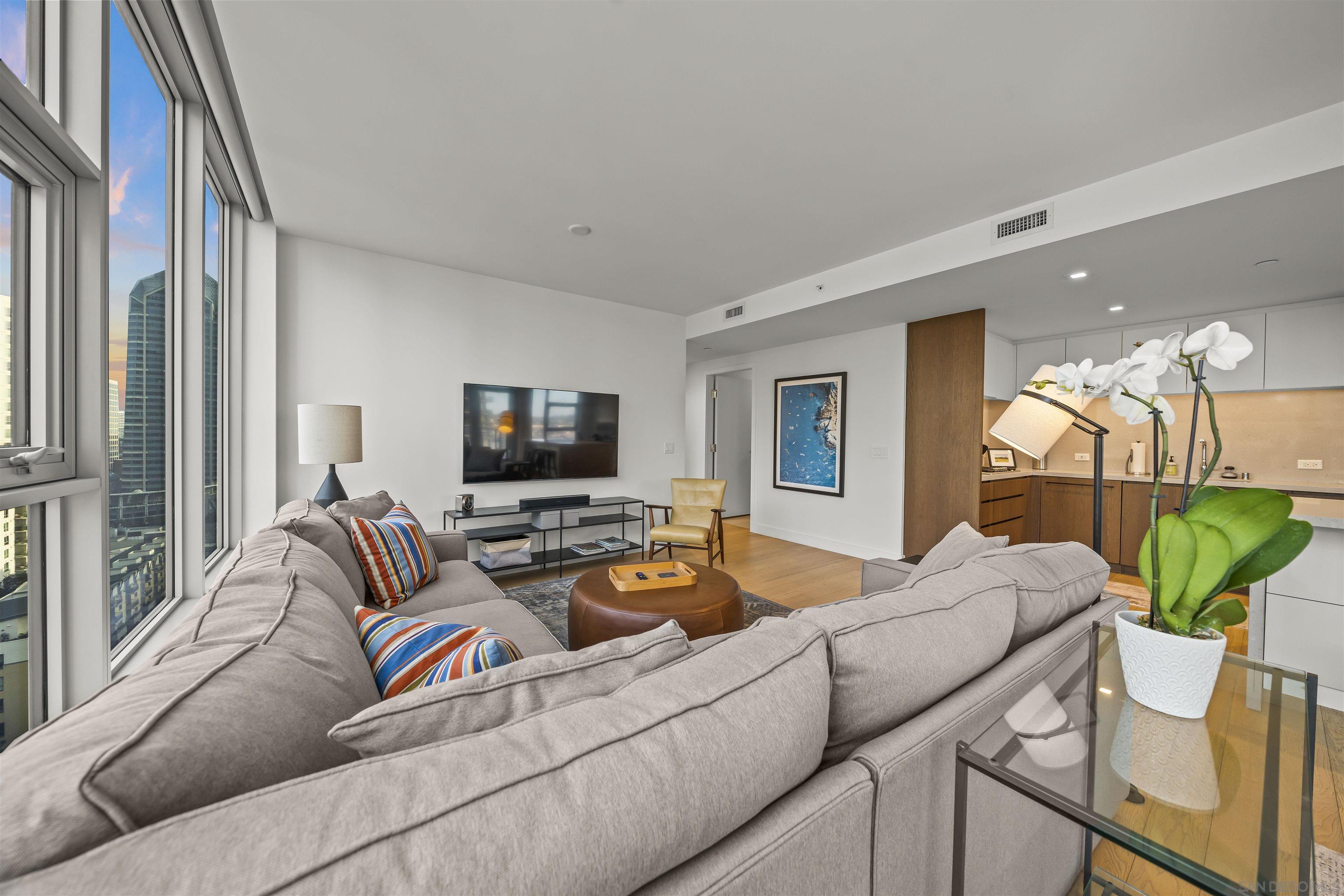 Detail Gallery Image 6 of 57 For 1388  Kettner Blvd  #1504,  San Diego,  CA 92101 - 2 Beds | 2 Baths