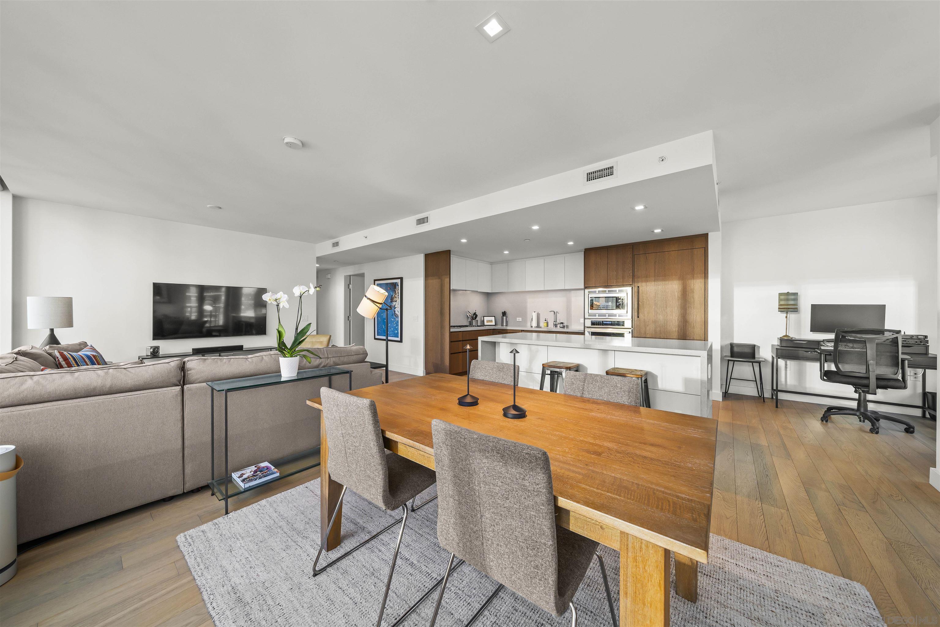 Detail Gallery Image 7 of 57 For 1388  Kettner Blvd  #1504,  San Diego,  CA 92101 - 2 Beds | 2 Baths