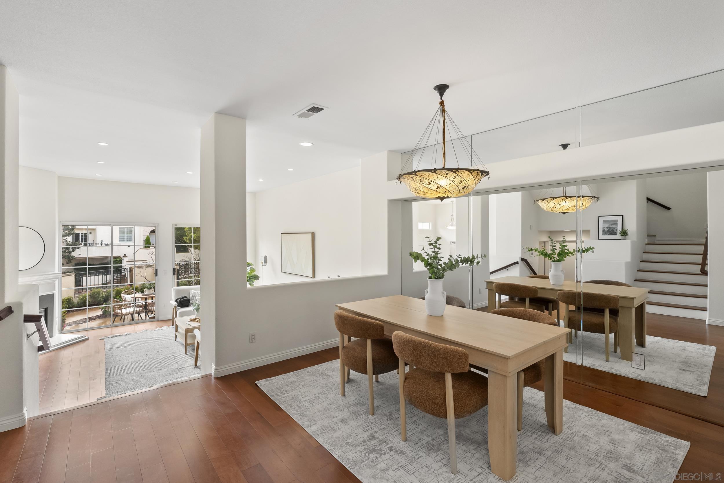 Detail Gallery Image 13 of 40 For 5123  Renaissance Ave  #C,  San Diego,  CA 92122 - 2 Beds | 2/1 Baths