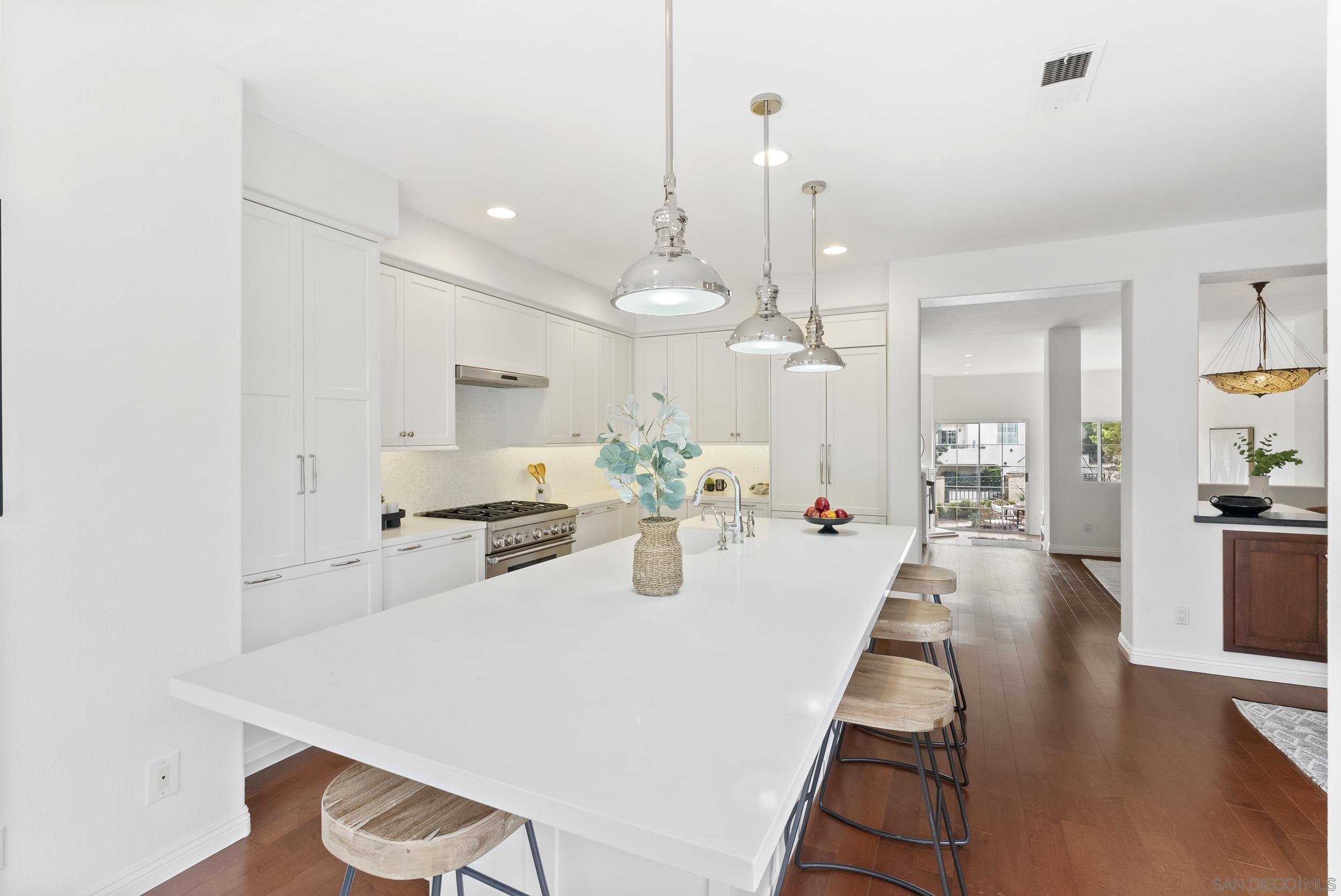 Detail Gallery Image 16 of 40 For 5123  Renaissance Ave  #C,  San Diego,  CA 92122 - 2 Beds | 2/1 Baths