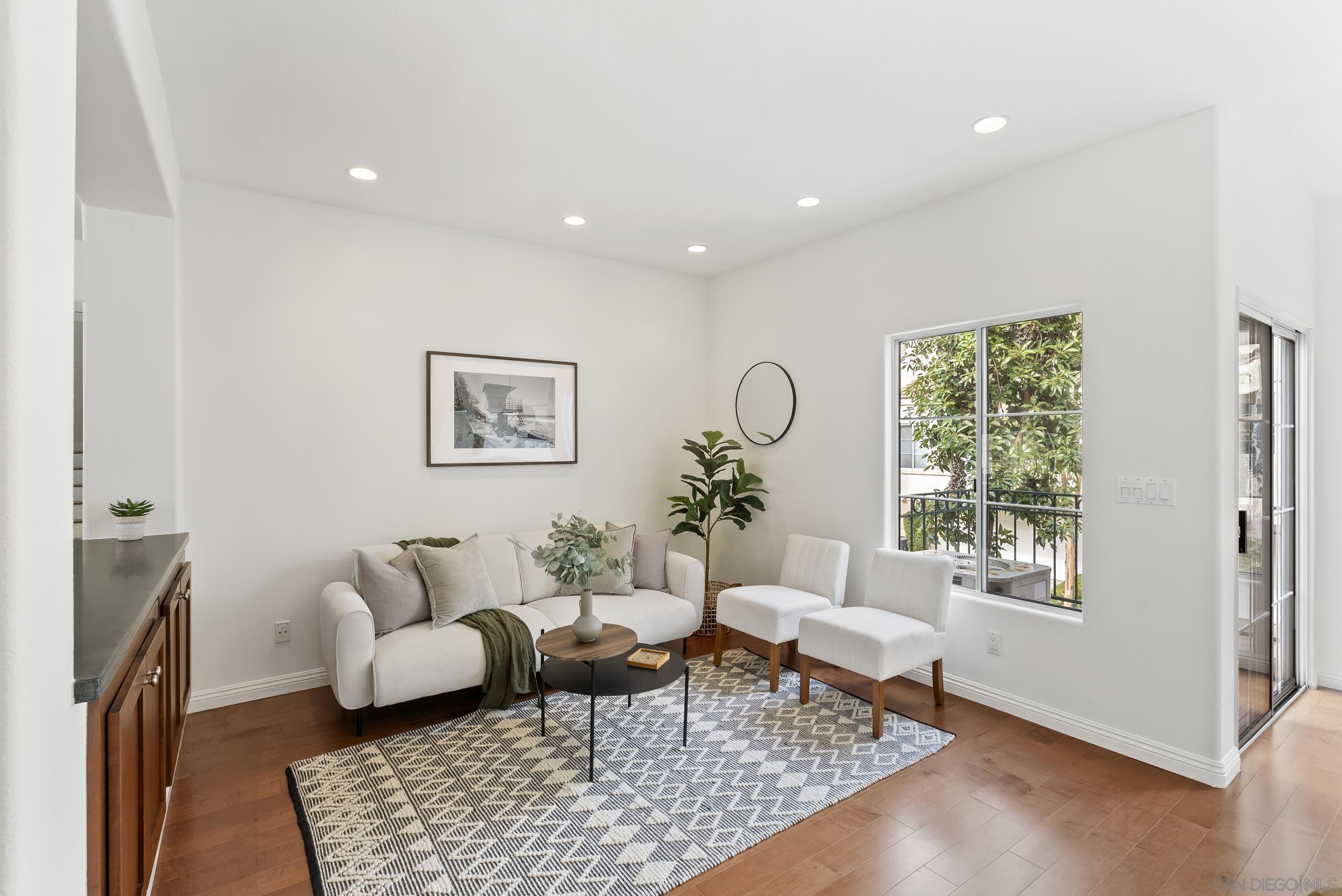 Detail Gallery Image 18 of 40 For 5123  Renaissance Ave  #C,  San Diego,  CA 92122 - 2 Beds | 2/1 Baths